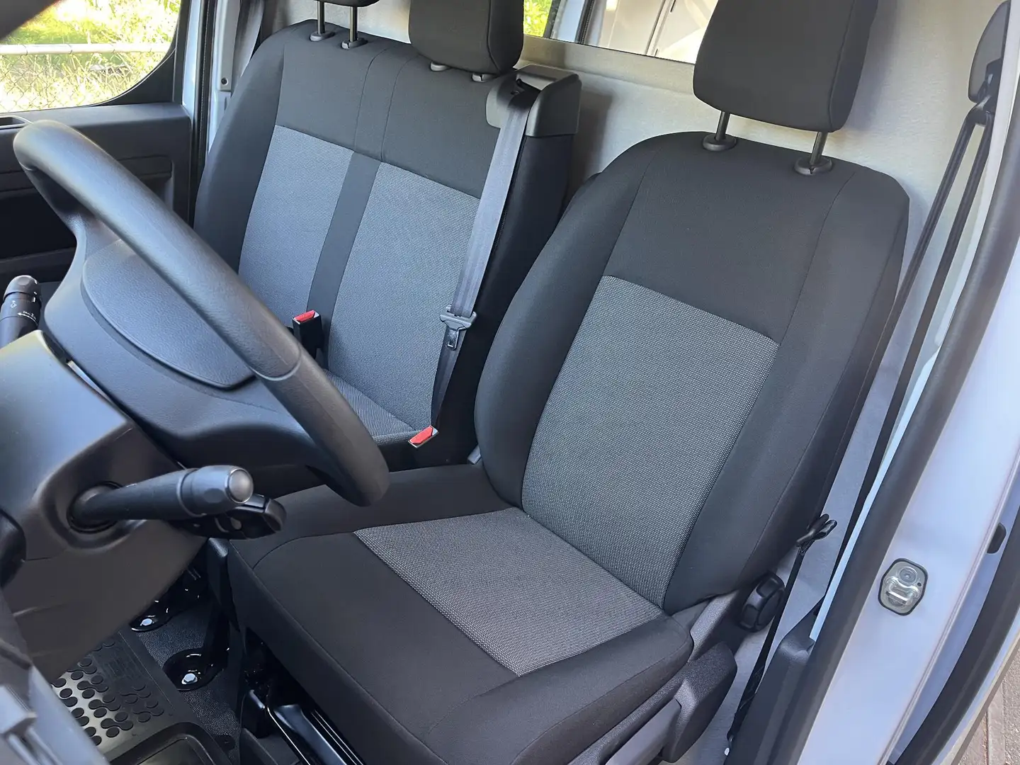 Peugeot e-Expert EV L2 75 kWh Fabrieksnieuwe auto, 2 x schuifdeuren Wit - 2
