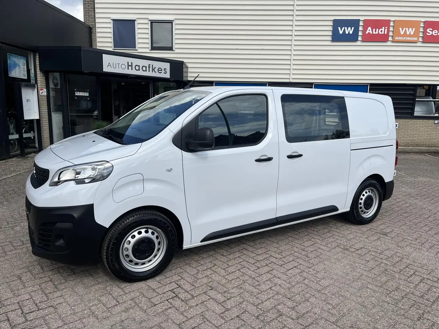 Peugeot e-Expert EV L2 75 kWh Fabrieksnieuwe auto, 2 x schuifdeuren Wit - 1
