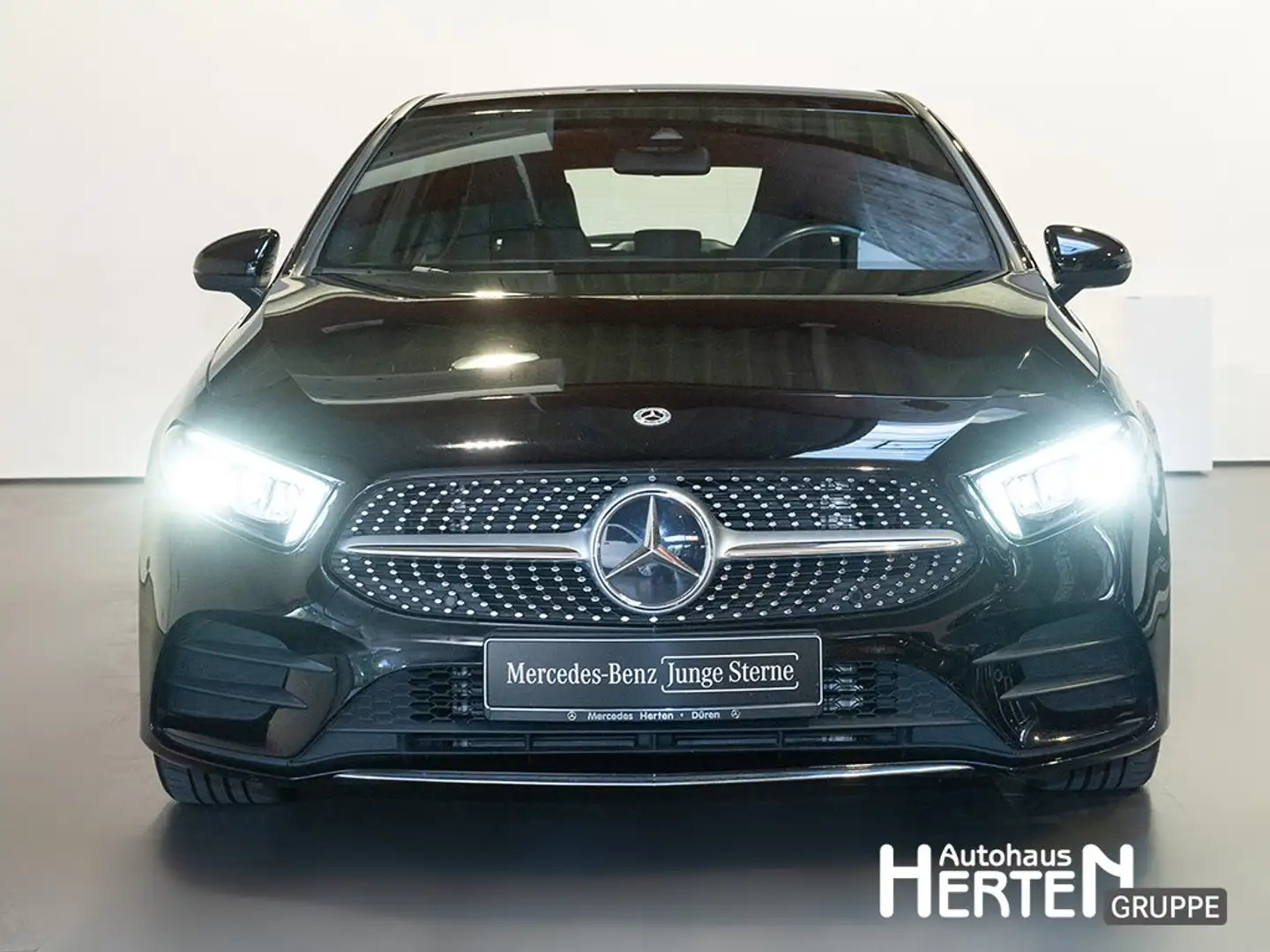 Mercedes-Benz A 180 AMG+LED+MBUX-NAVI+DAB+PARK-P.+AMBIENTEB. Schwarz - 2