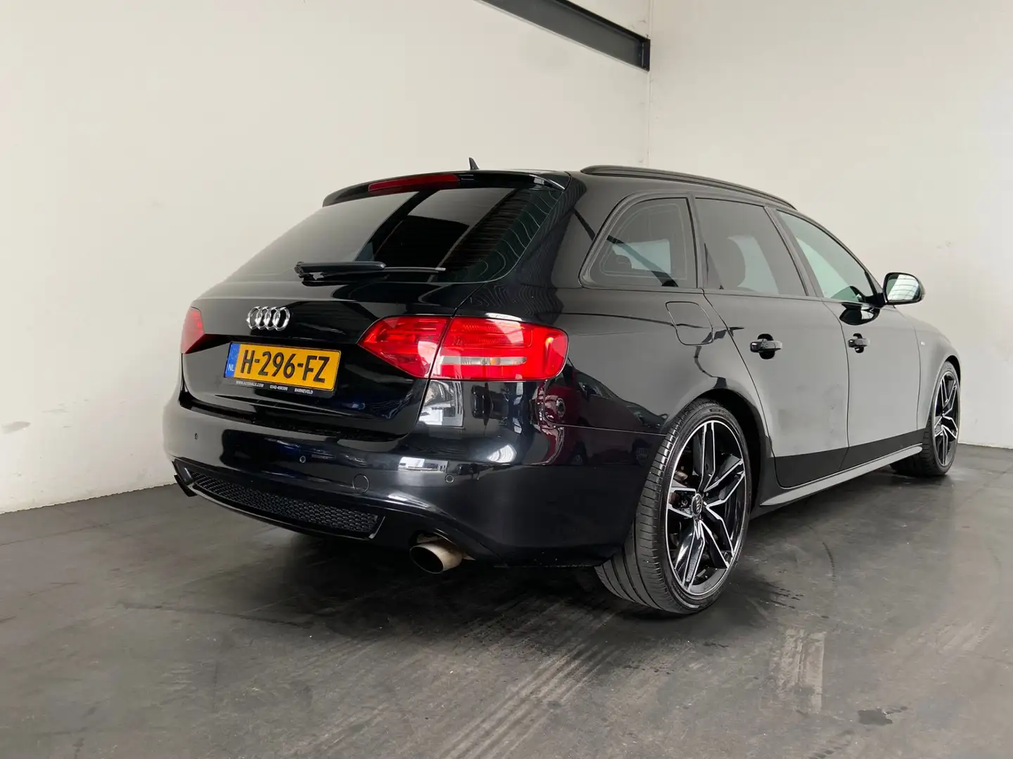 Audi A4 Avant 2.0 TFSI S-Line. Černá - 2
