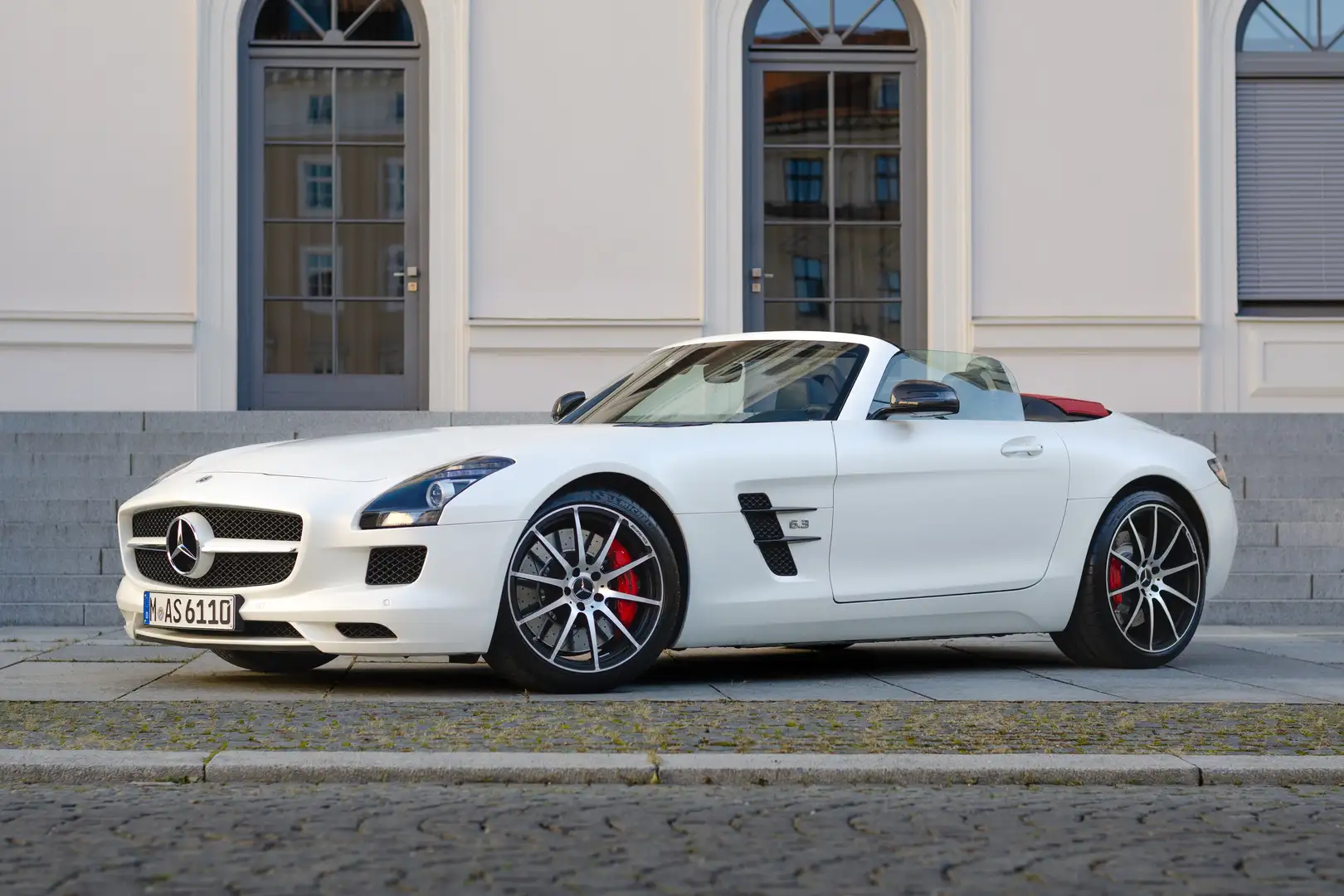 Mercedes-Benz SLS AMG Roadster GT | 1. Hand | B&O | Magno | Carbon Bílá - 1