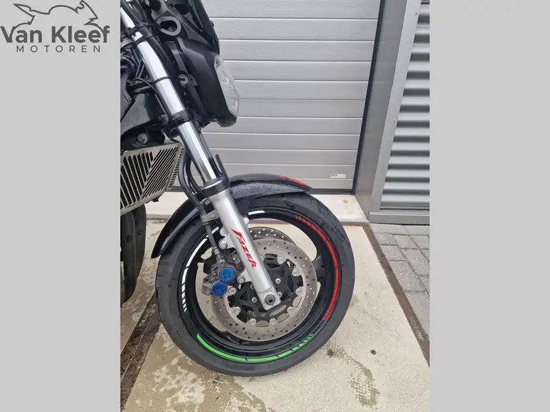 Yamaha Fazer 600 - foto 4