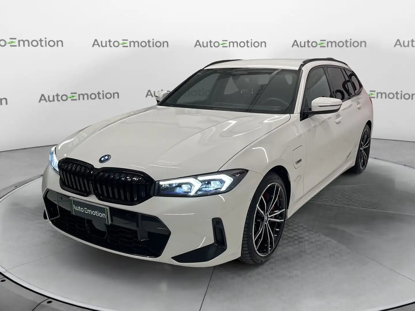 BMW 320 320e Touring Msport Weiß - 1