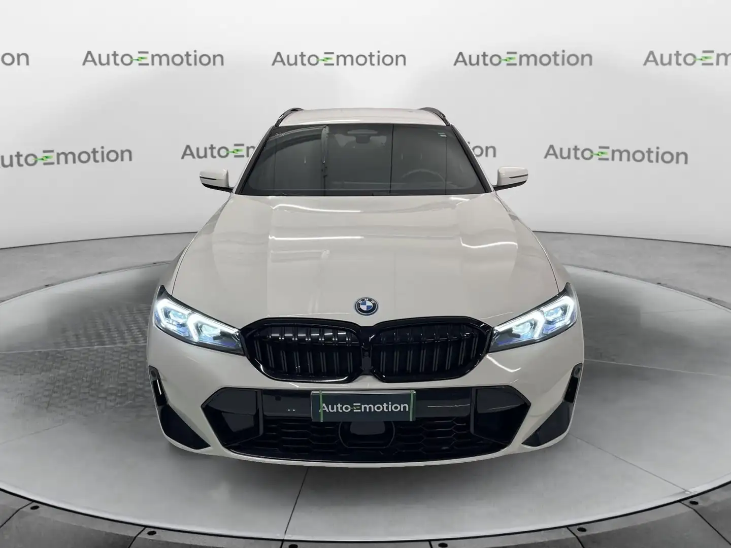BMW 320 320e Touring Msport Weiß - 2