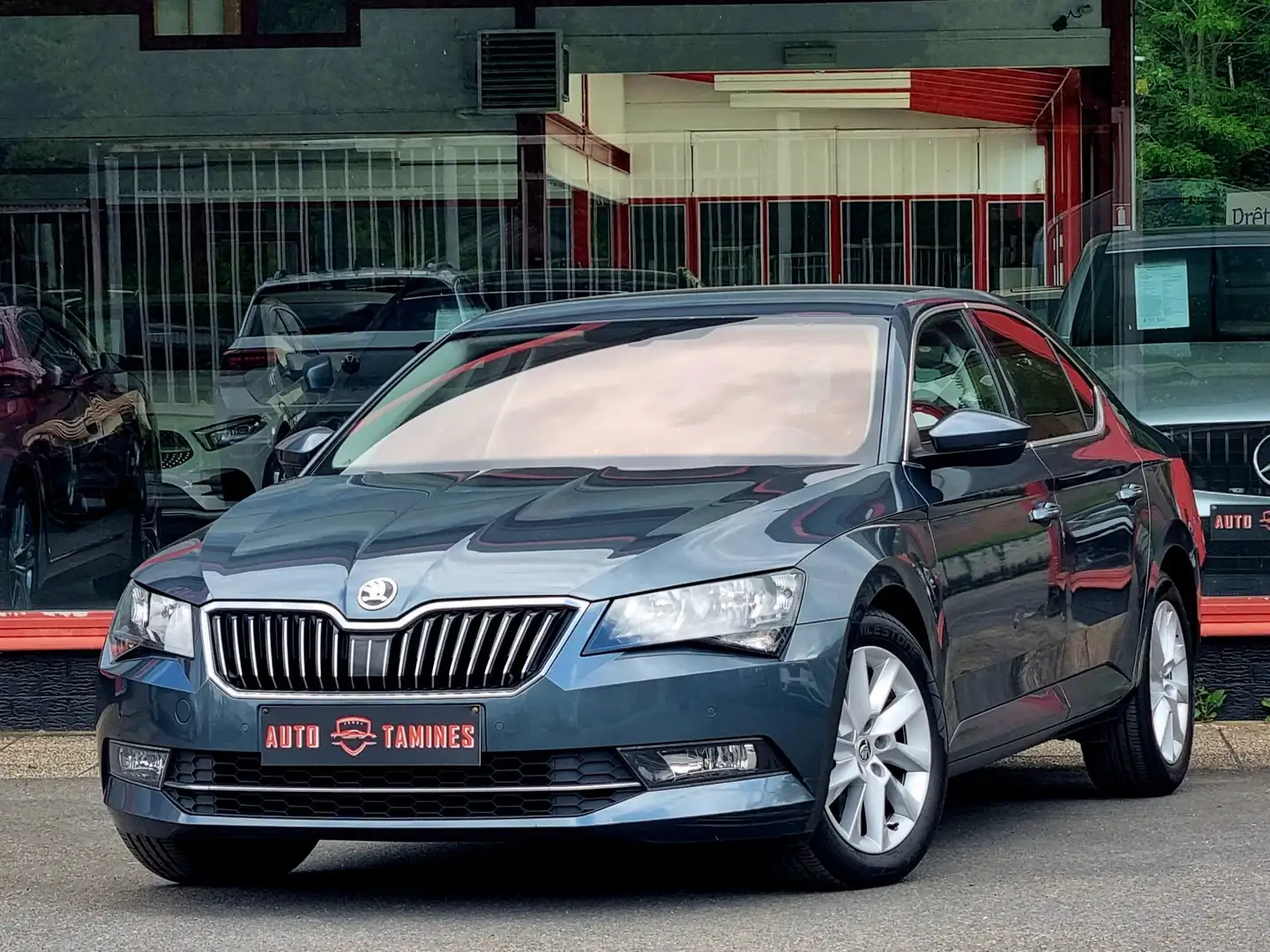 Skoda Superb 1.6 CR TDi DSG / Navi / Camera / Cruise / ... Grau - 1