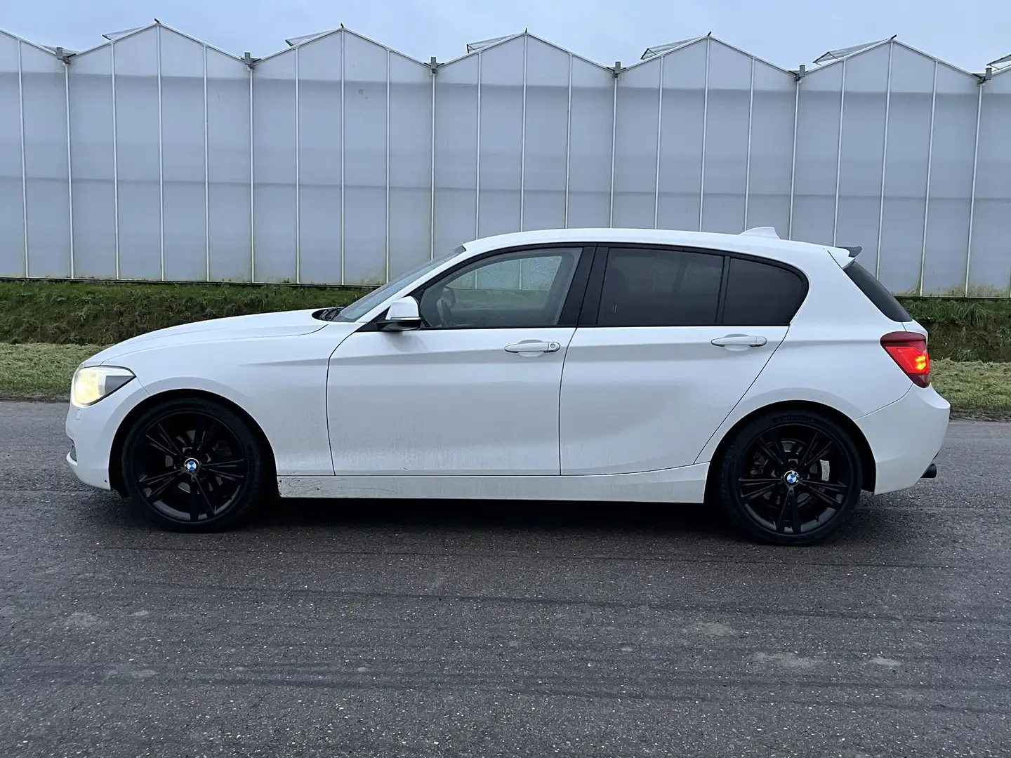 BMW 118 1-serie 118i Business Automaat, Cruise, PDC Weiß - 2