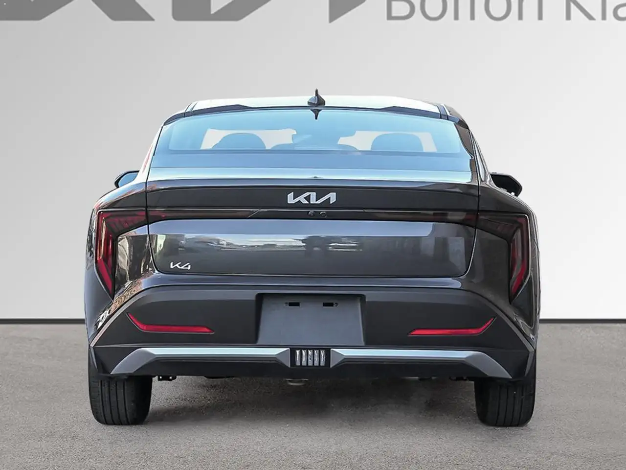 Kia K4 снимка Kia K4