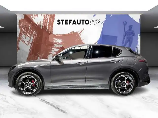 Alfa Romeo Stelvio view 4