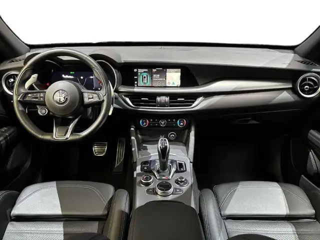 Alfa Romeo Stelvio view 13