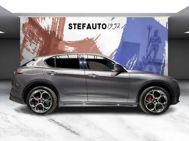 Alfa Romeo Stelvio view 3