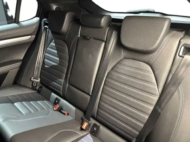 Alfa Romeo Stelvio view 9