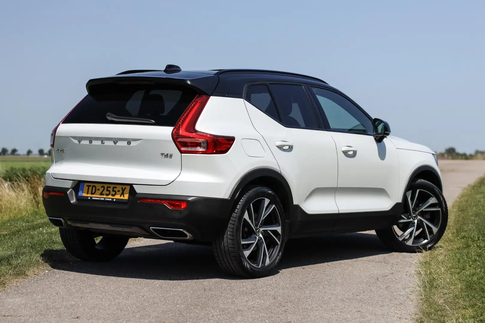 Volvo XC40 2.0 T4 190 pk R-Design ✅ Pano ✅ Leder ✅ 20 inch Bianco - 2