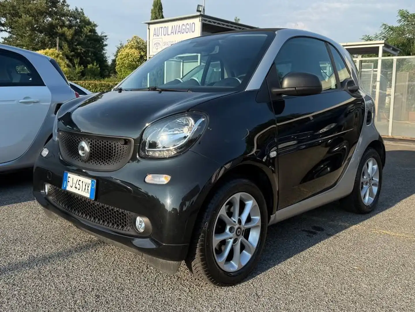 smart forTwo Fortwo III 2015 1.0 Youngster 71cv twinamic Noir - 1