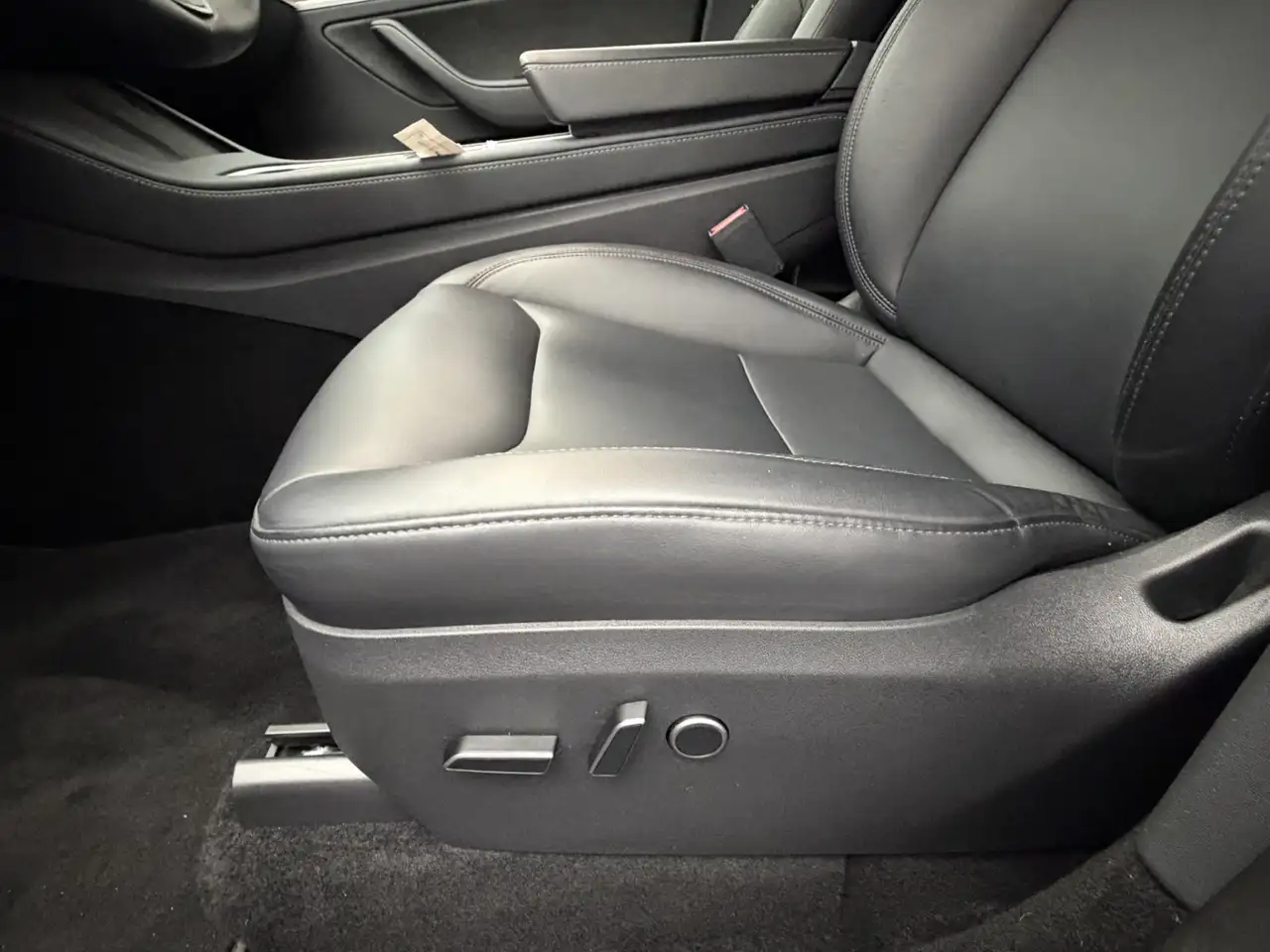 Tesla Model Y RWD 58 kWh SOH 95,1% 170 kw Snellaad Self-Driv, миниатюра 5