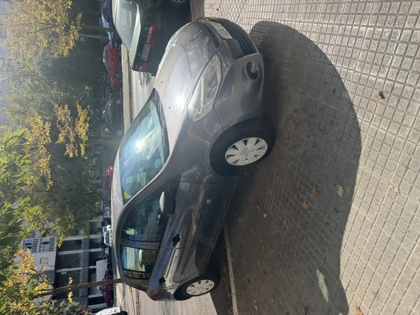 Renault Clio 1.2 16v Campus Grey - 1