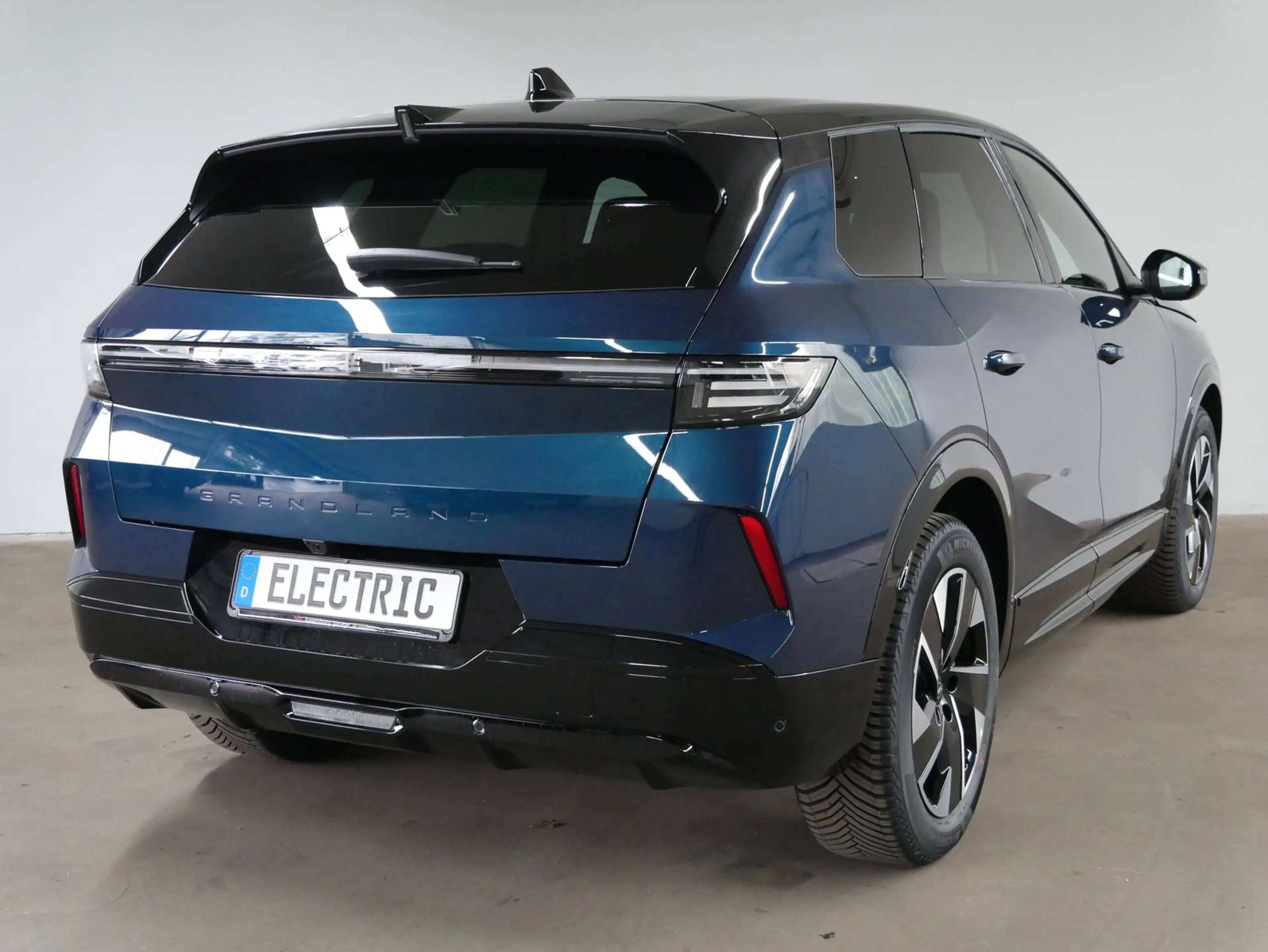 Opel Grandland Electric Ultimate | AHK | Navi | SHZ | — photo 4
