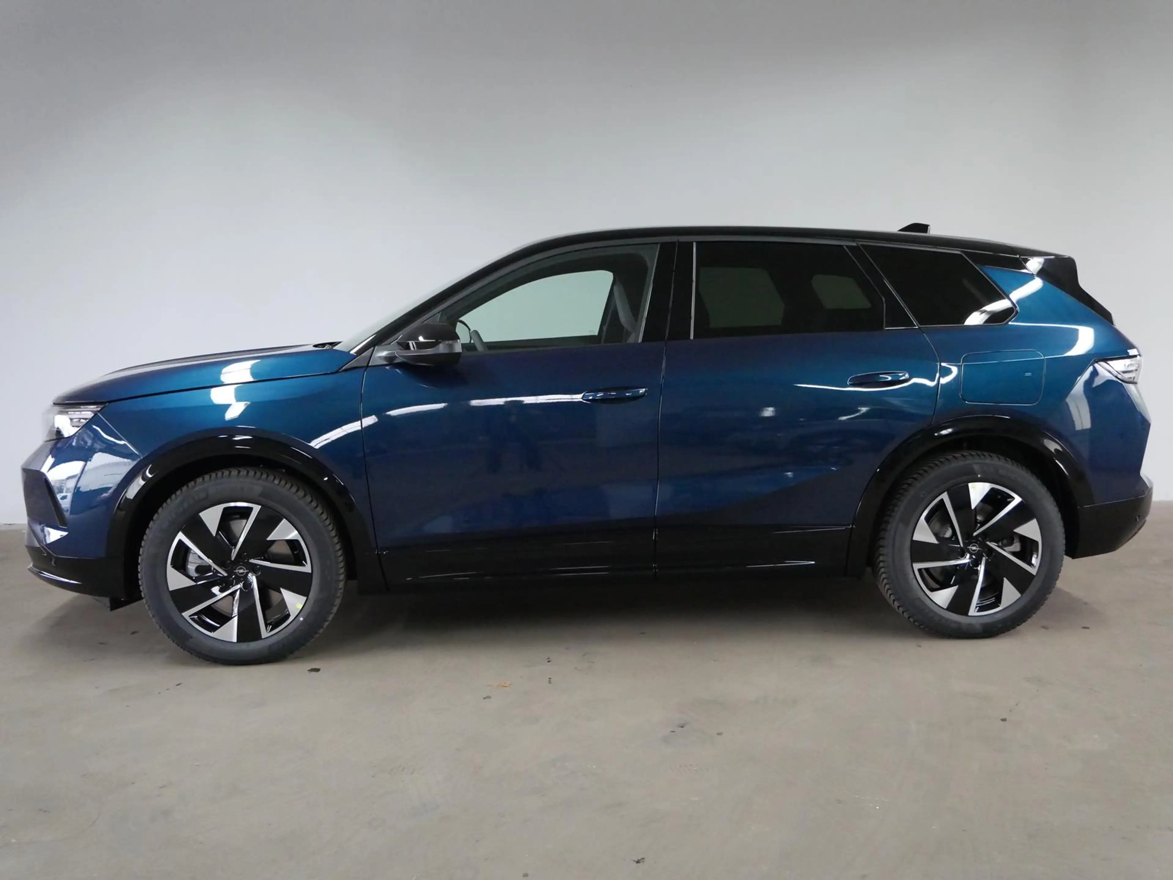 Opel Grandland Electric Ultimate | AHK | Navi | SHZ | — photo 3