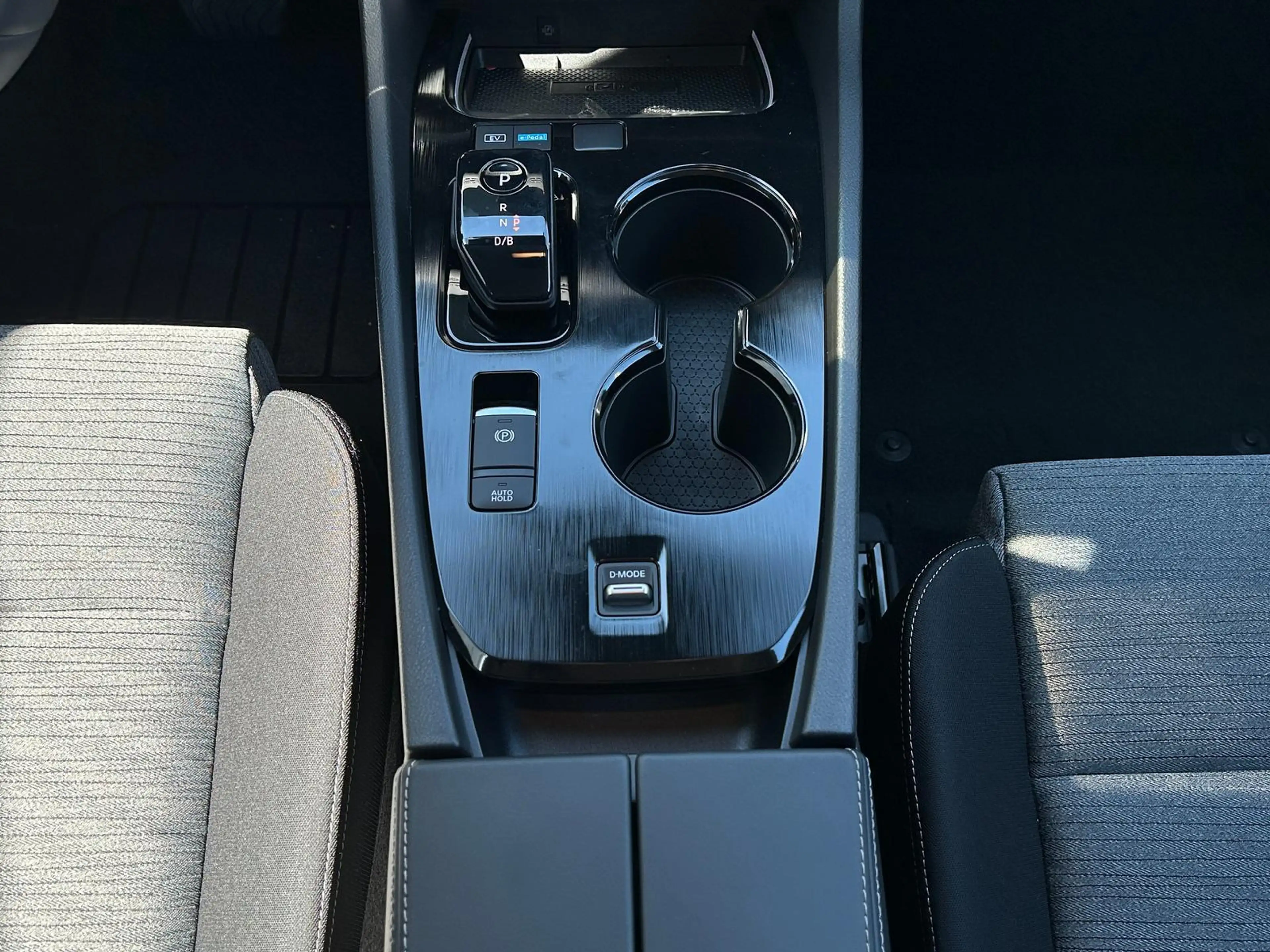 Nissan X-Trail N-CONNECTA 1.5l e-POWER AT Android Auto*Navi*SH... — photo 10