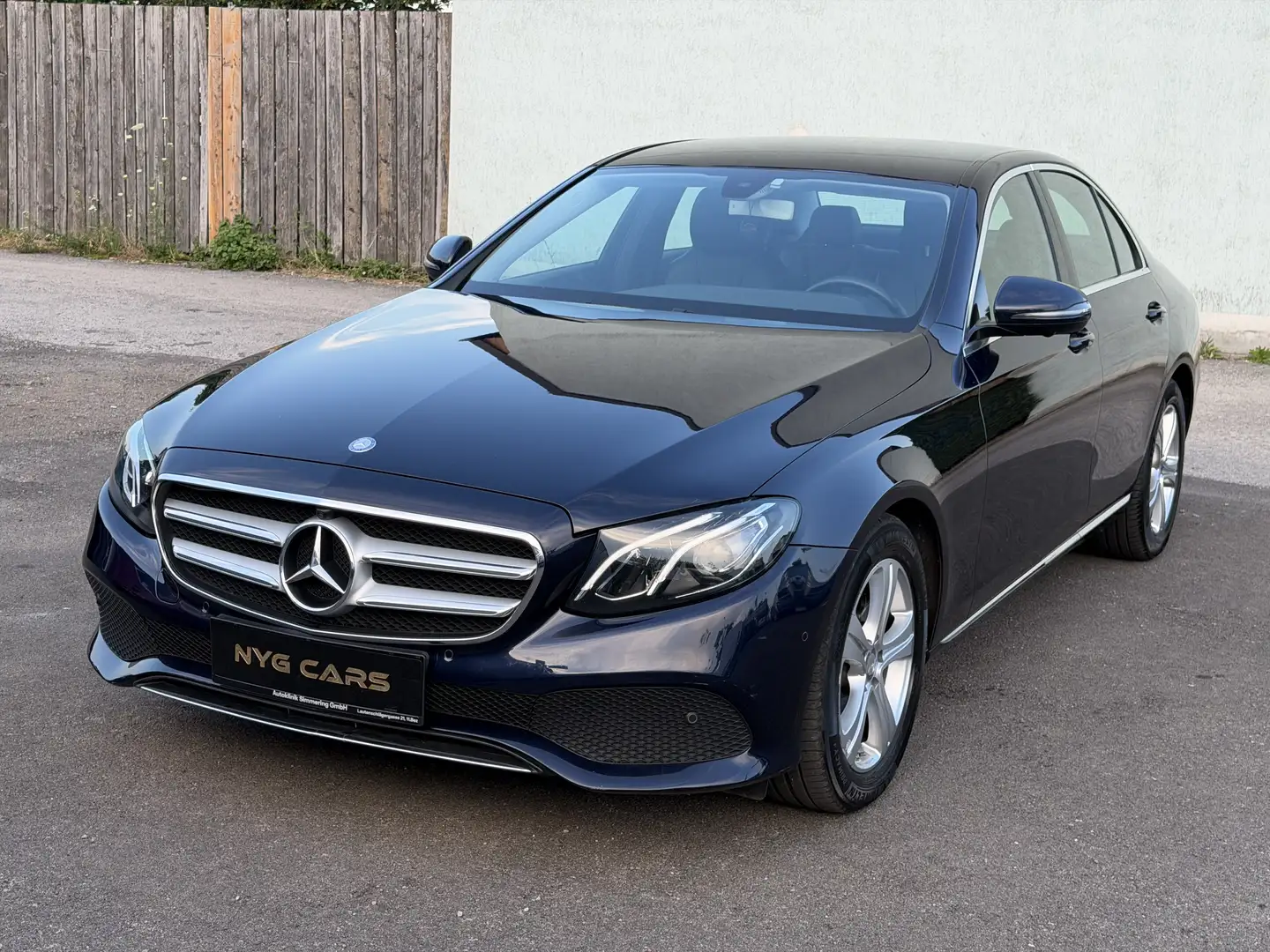Mercedes-Benz E 220 d 4MATIC Avantgarde Aut. - 2
