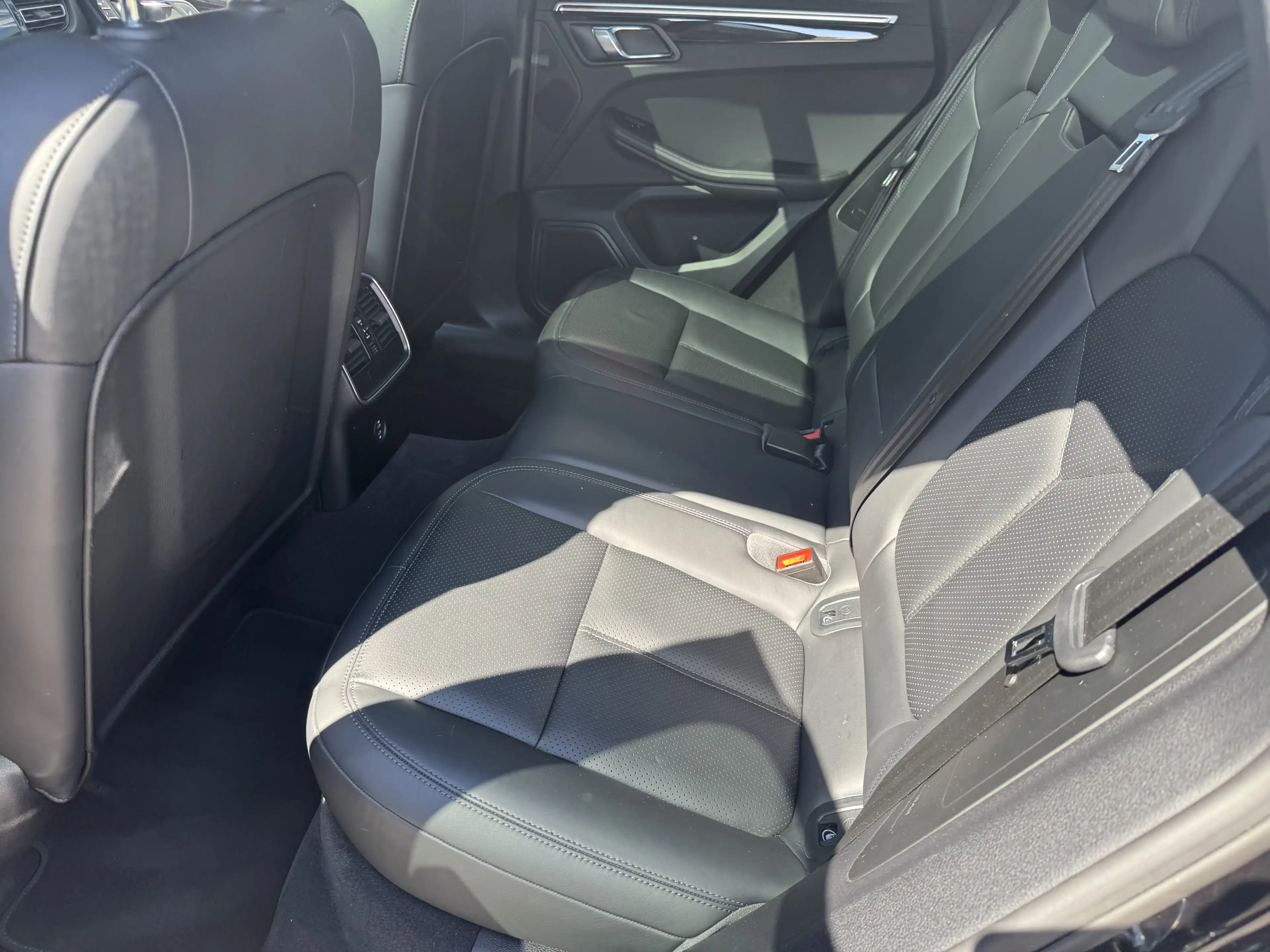 Porsche Macan 1.Hand Pano Luft LED 20 — photo 3