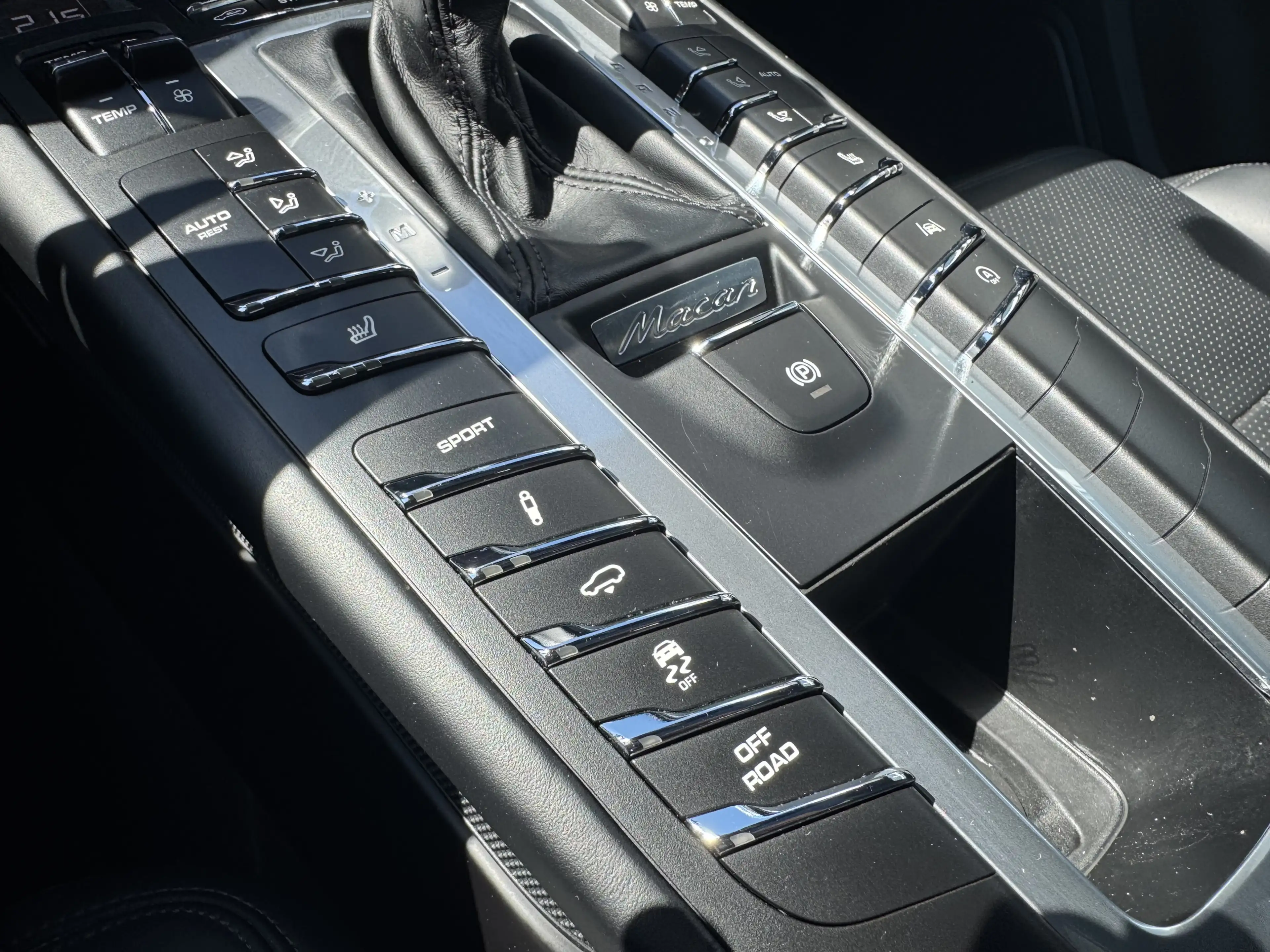 Porsche Macan 1.Hand Pano Luft LED 20 — photo 7