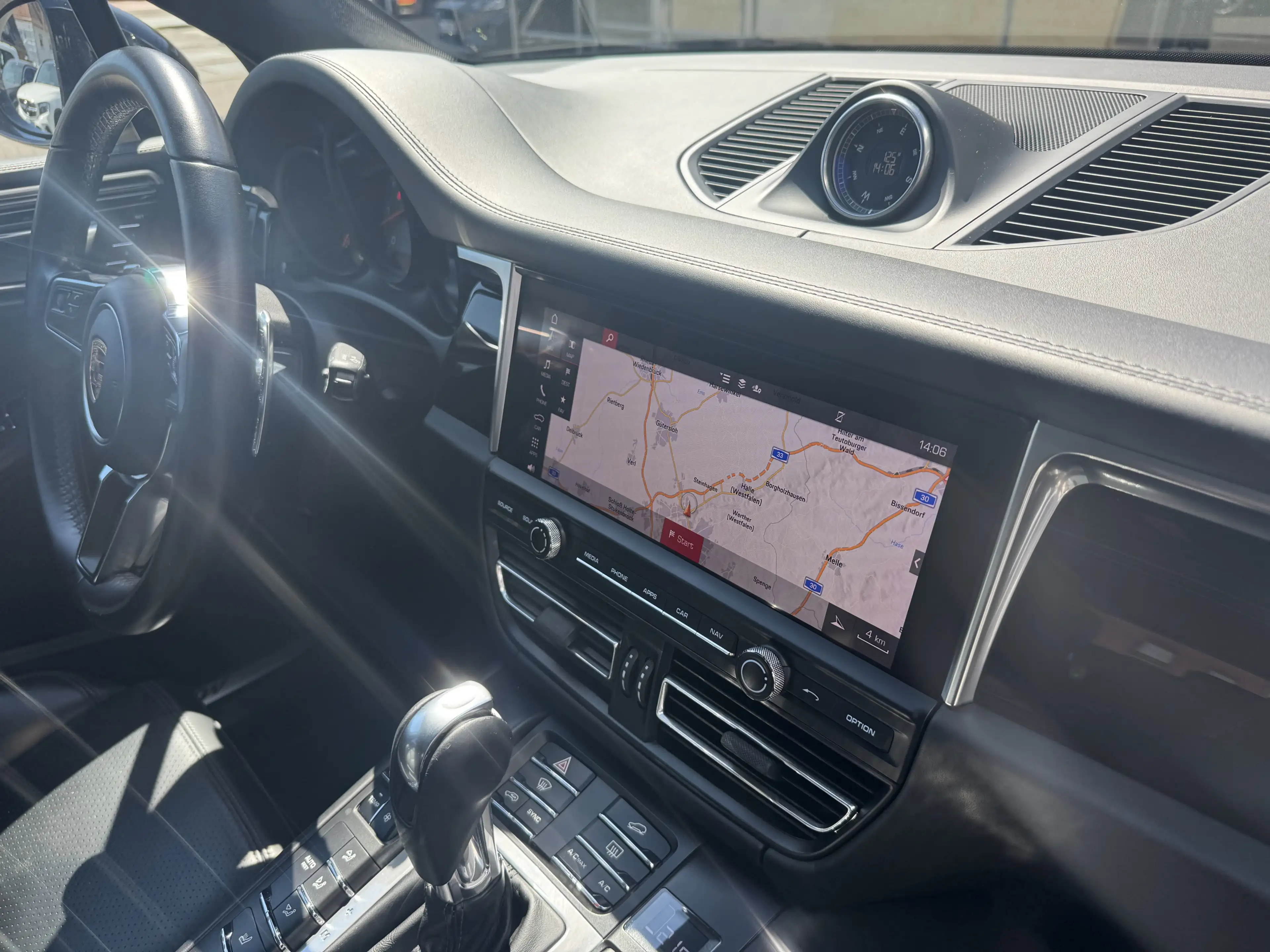Porsche Macan 1.Hand Pano Luft LED 20 — photo 2
