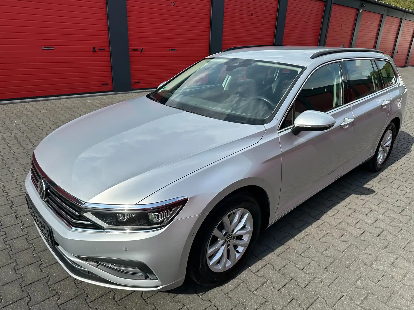 Volkswagen Passat Variant Business Grau - 2