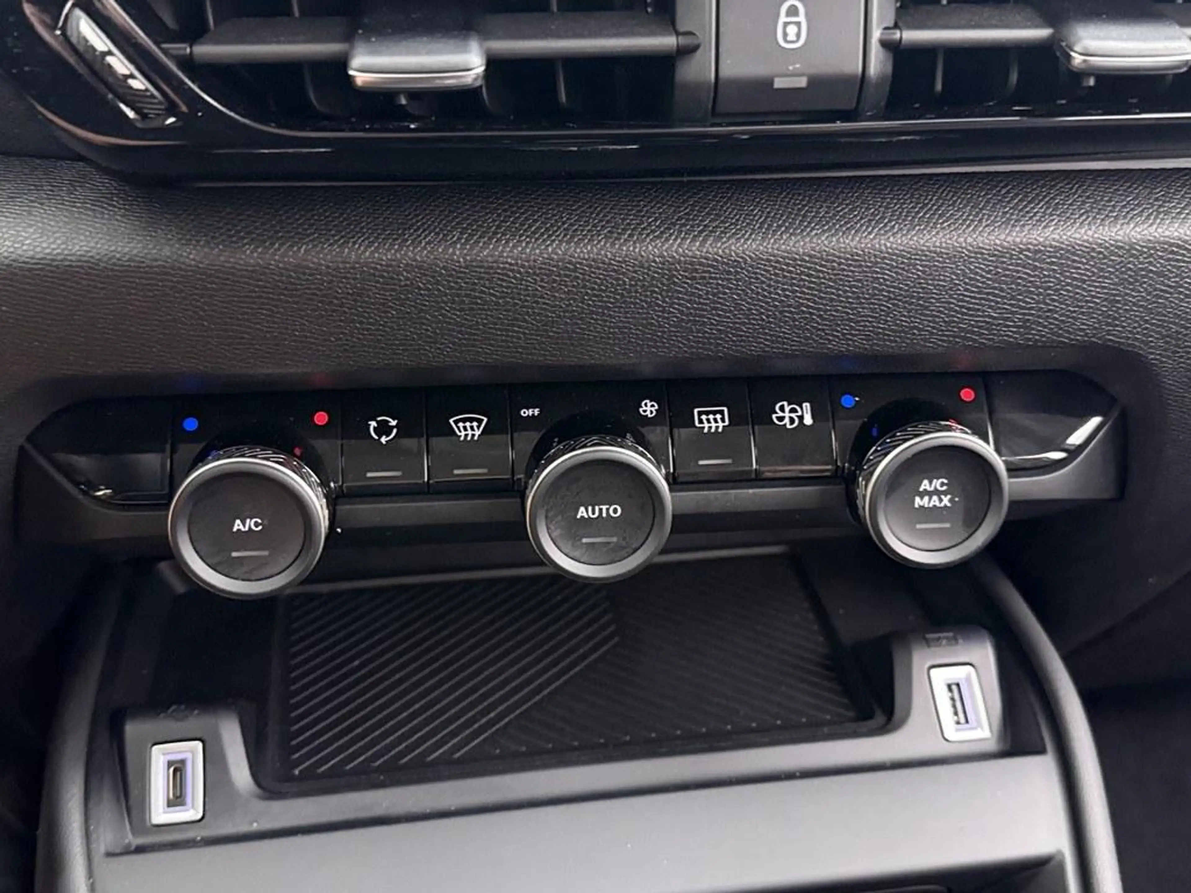Citroen E-C4 Electric Live 50 kWh SOH 89,5%/Cruise/Apple Carplay/Clima — photo 15