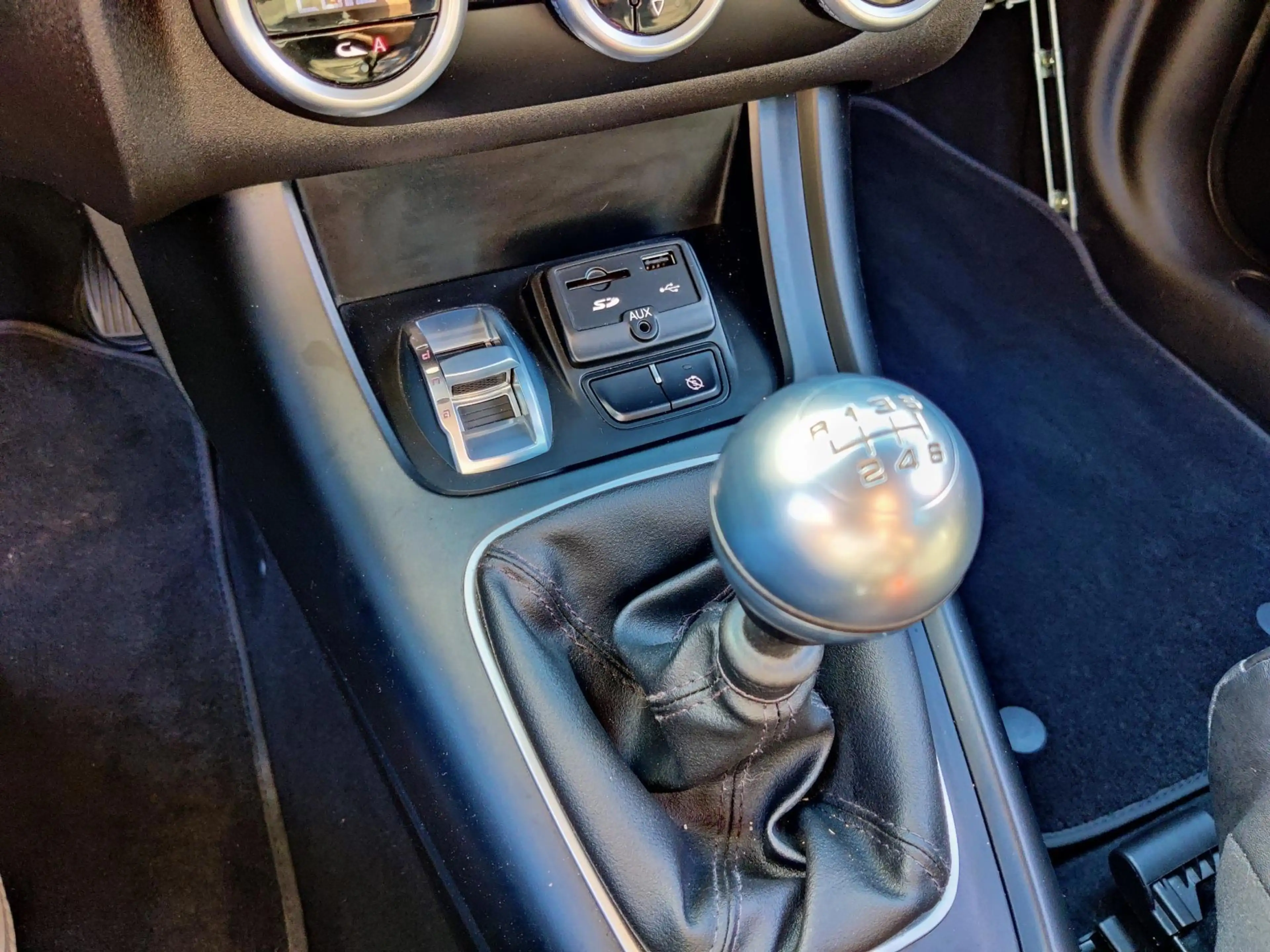 Alfa Romeo Giulietta 1.4 Turbo Super — photo 20
