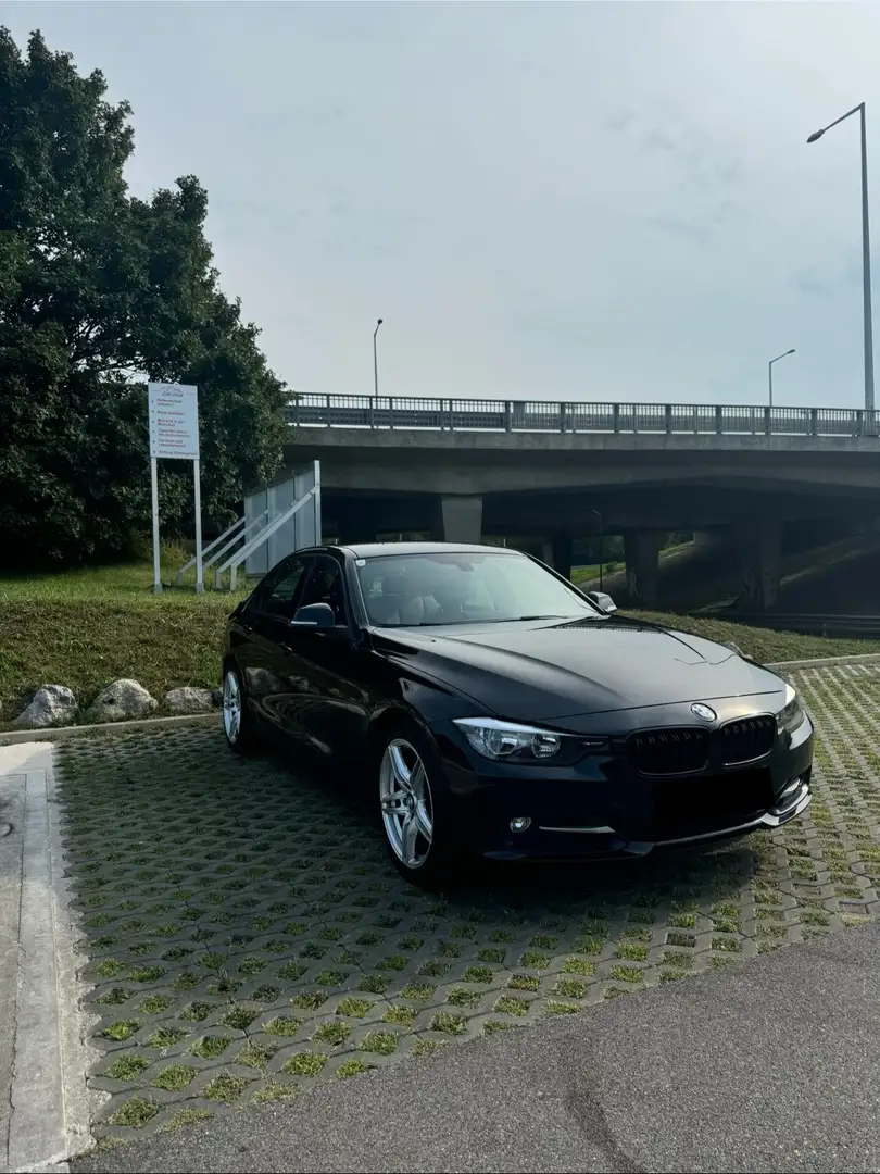 BMW 320 320i Österreich-Paket Sport Line Schwarz - 1