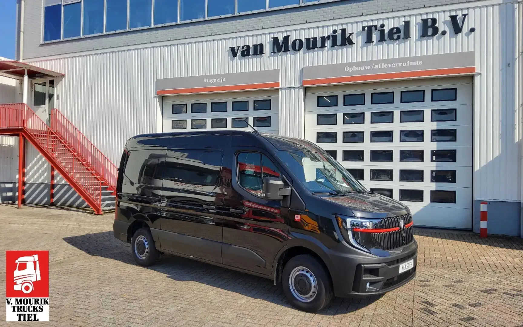 Renault Master 150.35 EURO 6 L2H2 GESLOTEN ZWART METALLIC - V-63- Noir - 1