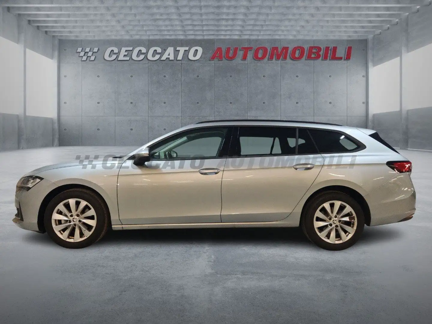 Skoda Superb IV 2024 Wagon Wagon 2.0 tdi Selection 150cv dsg Argento - 2