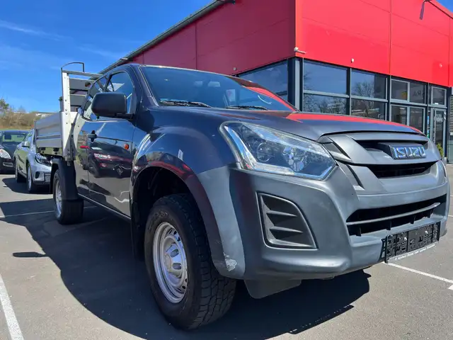 Isuzu D-Max Space Cab 4WD Basis