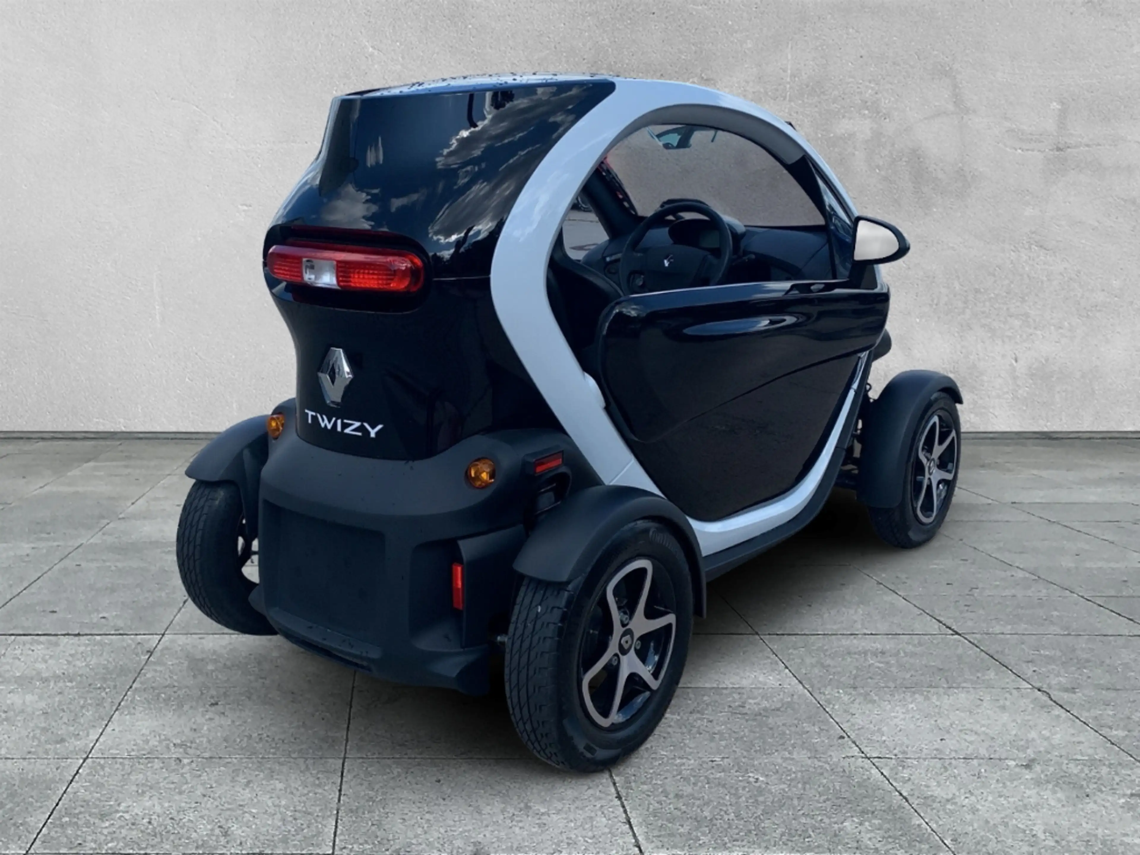 Renault Twizy INTENS SCHWARZ 17PS PANORAMADACH+BLUETOOTH — photo 5