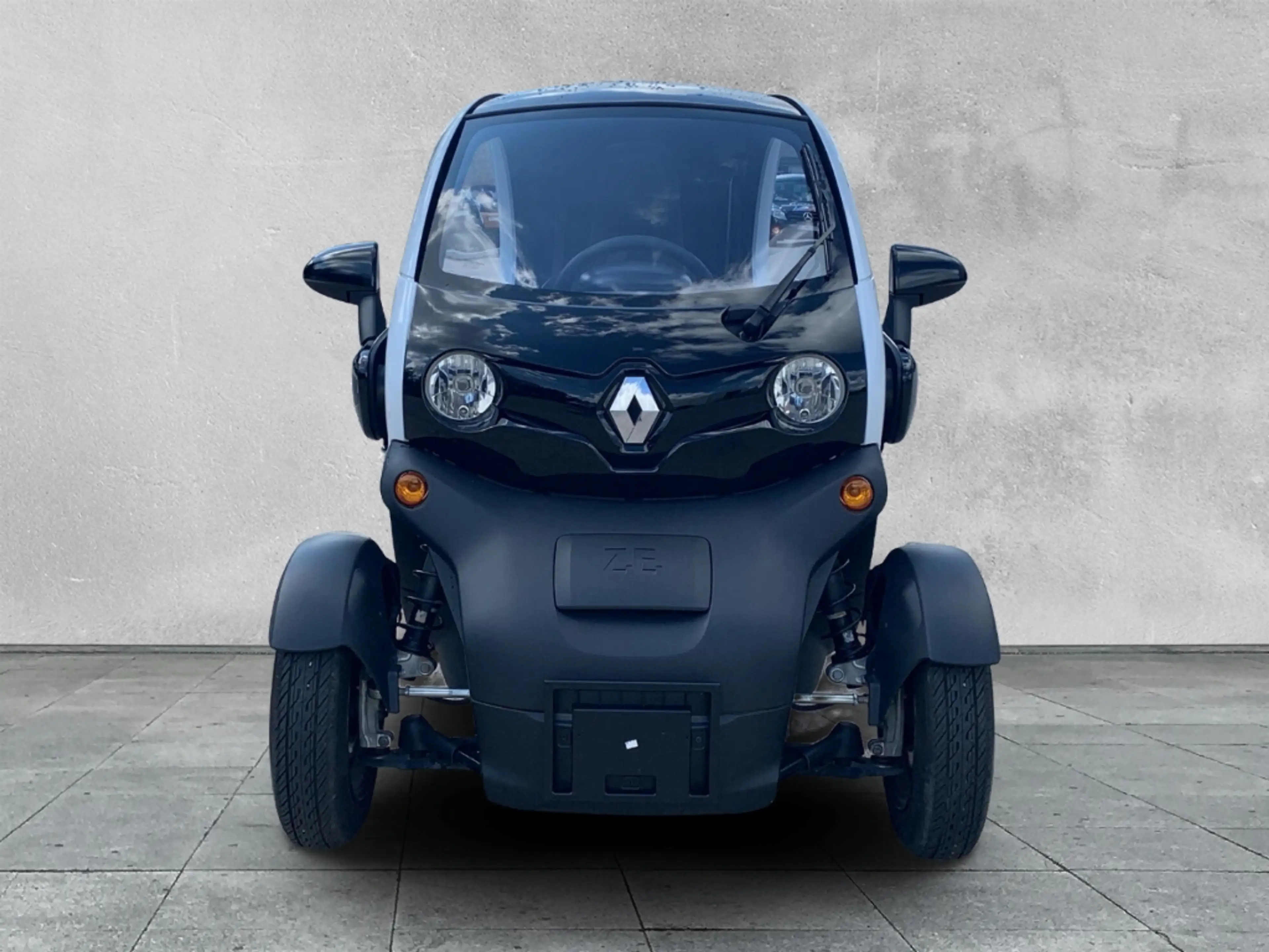 Renault Twizy INTENS SCHWARZ 17PS PANORAMADACH+BLUETOOTH — photo 8