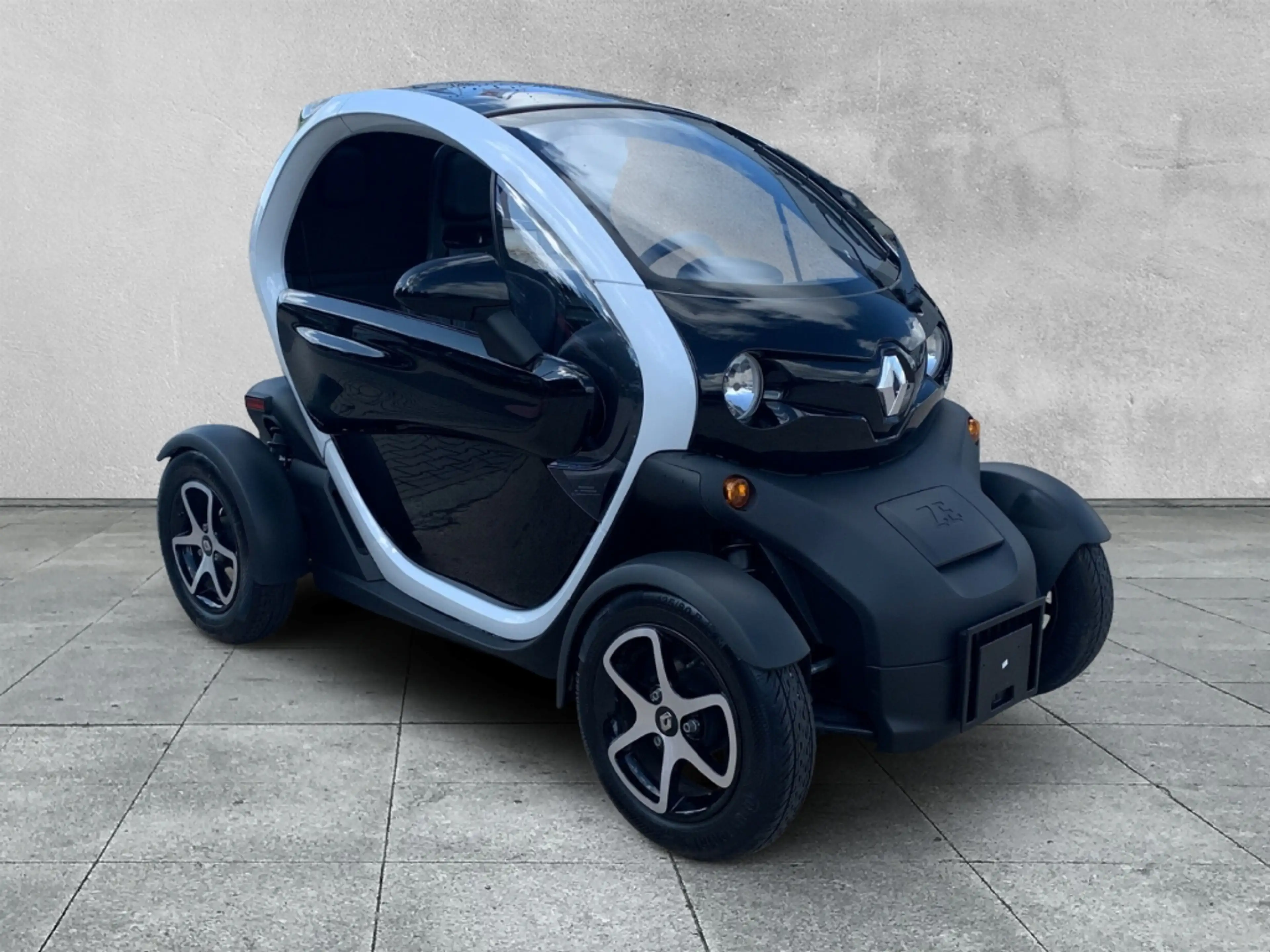 Renault Twizy INTENS SCHWARZ 17PS PANORAMADACH+BLUETOOTH — photo 7