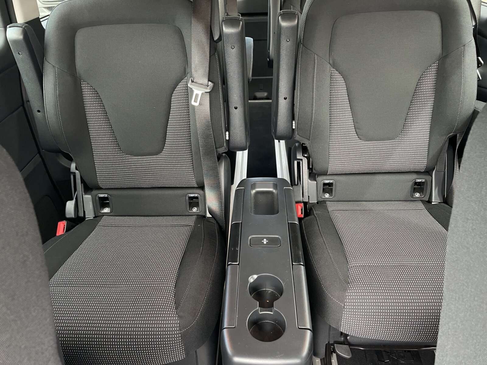 Mercedes-Benz V 220