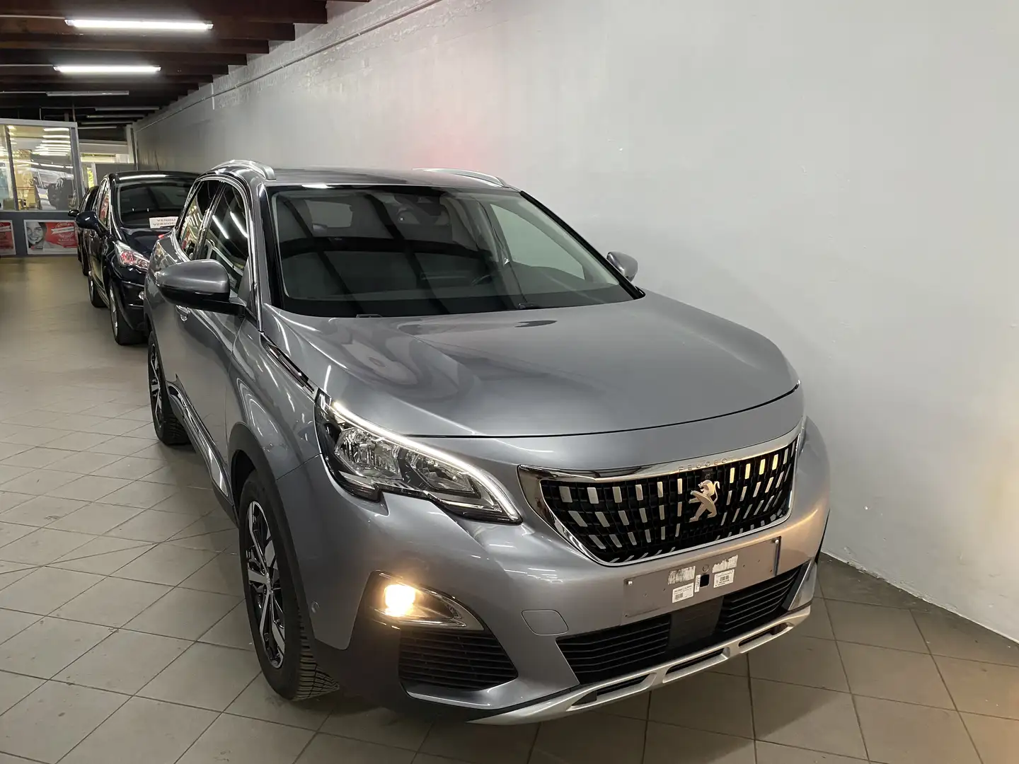 Peugeot 3008 1.2 i Automatic  Allure (EU6. b) Camera Gps Cruise Grijs - 1