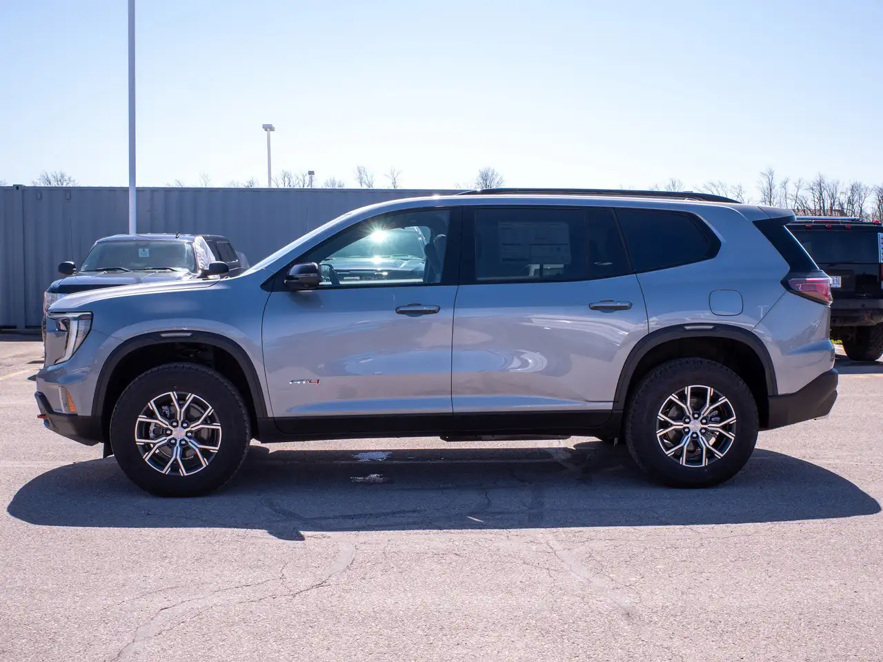 GMC Acadia снимка GMC Acadia