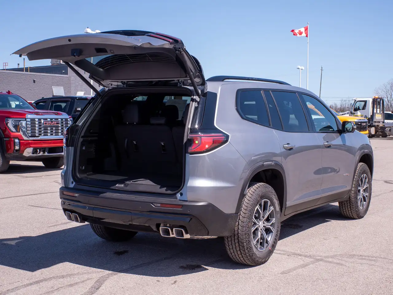 GMC Acadia снимка GMC Acadia