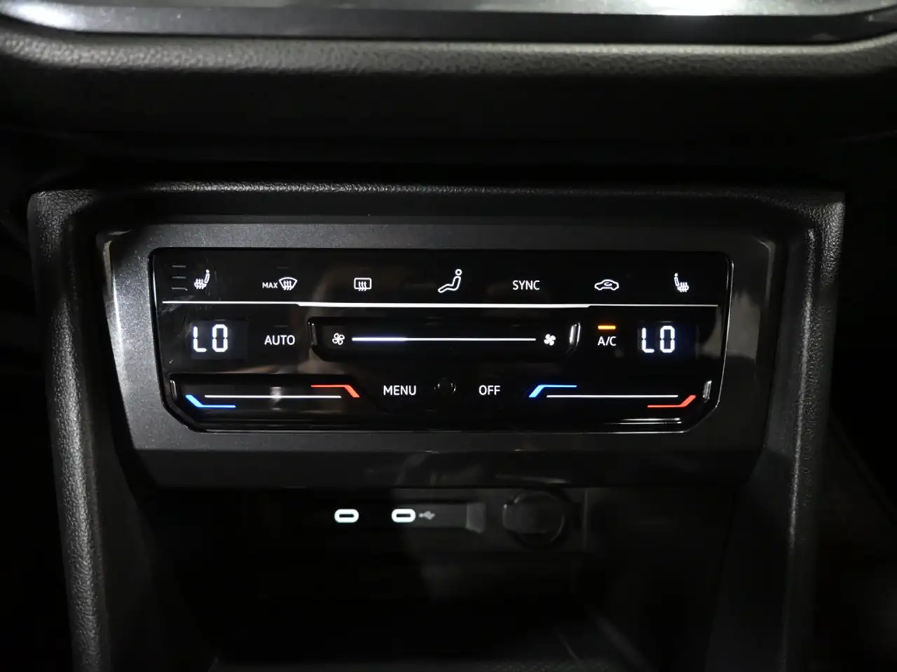 Volkswagen Tiguan photo Volkswagen Tiguan