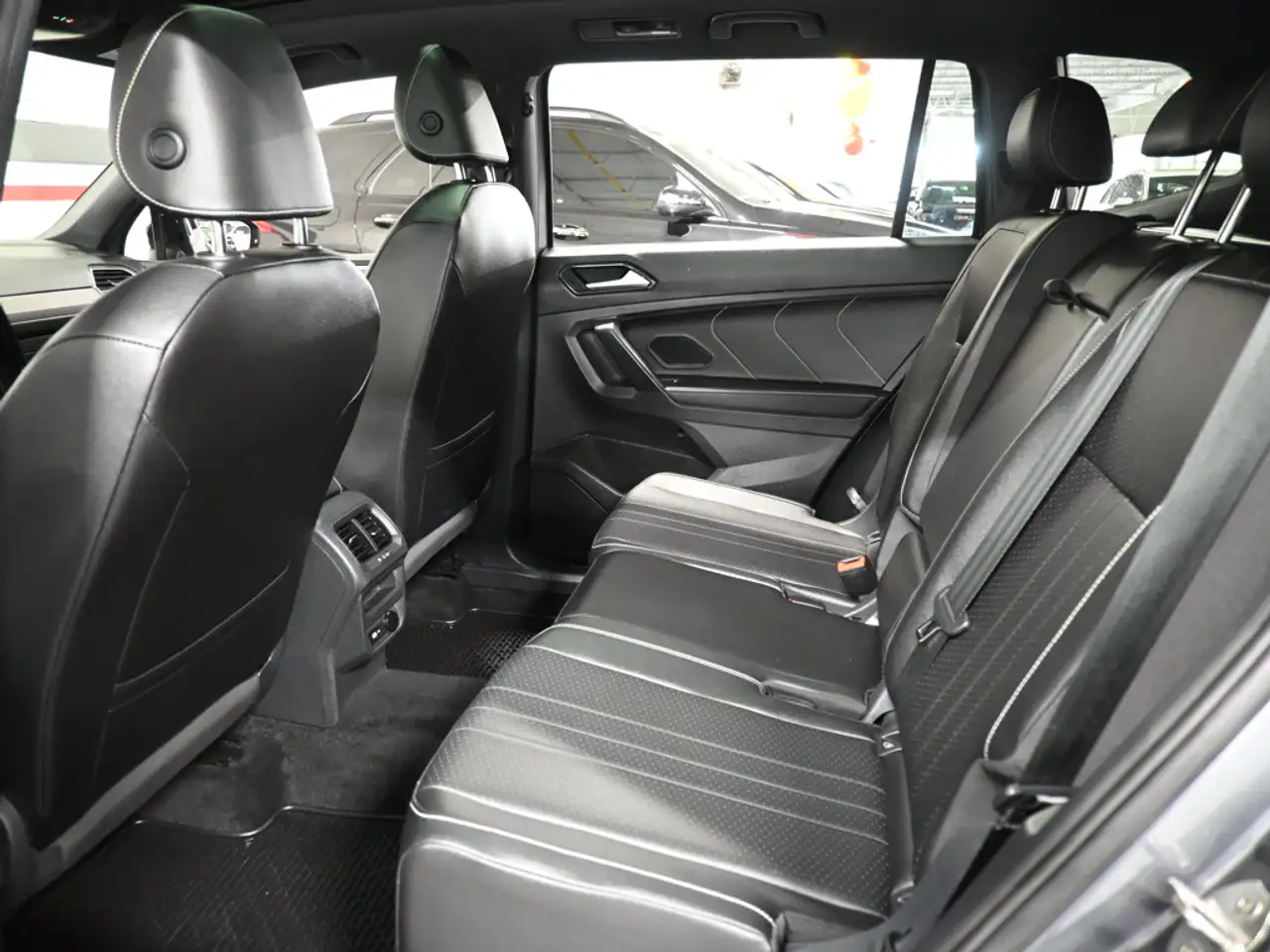 Volkswagen Tiguan photo Volkswagen Tiguan