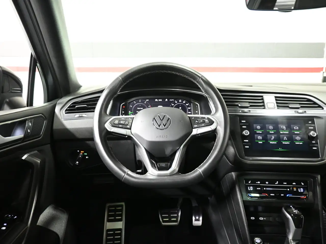 Volkswagen Tiguan photo Volkswagen Tiguan