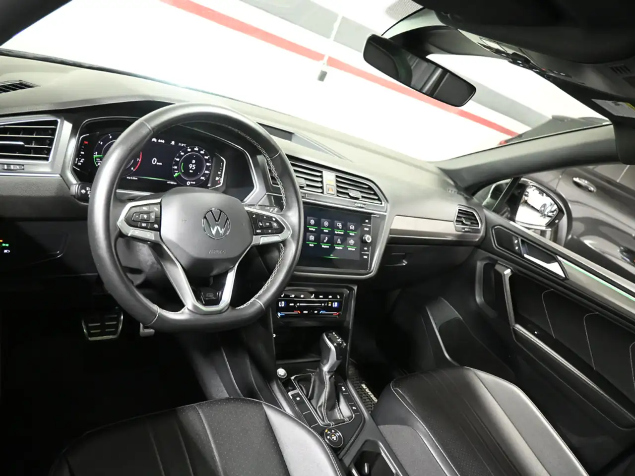 Volkswagen Tiguan photo Volkswagen Tiguan