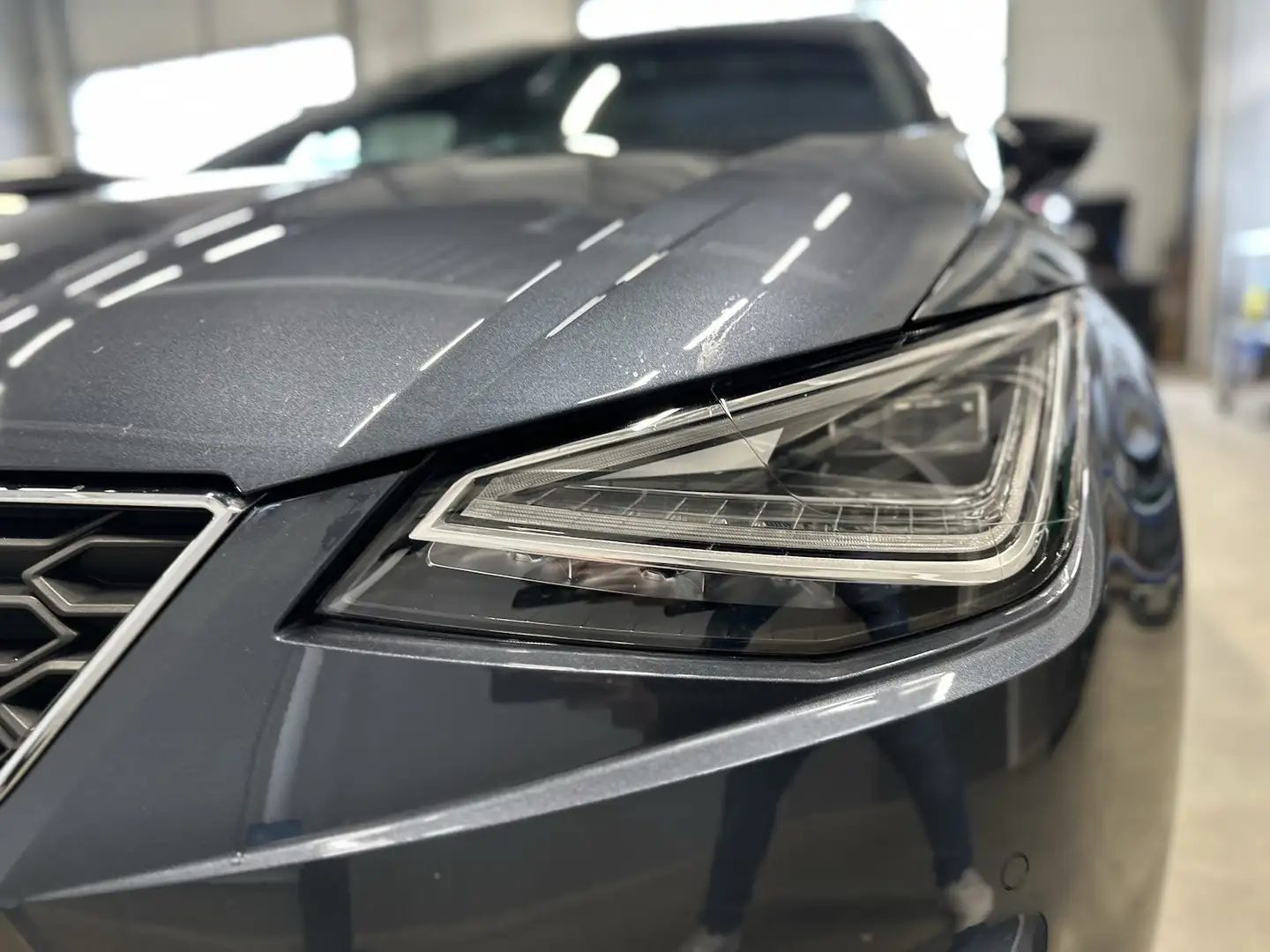 SEAT Ibiza 1.0TSI DSG FR Pano Kamera 18´´ Alcantara Grau - 2