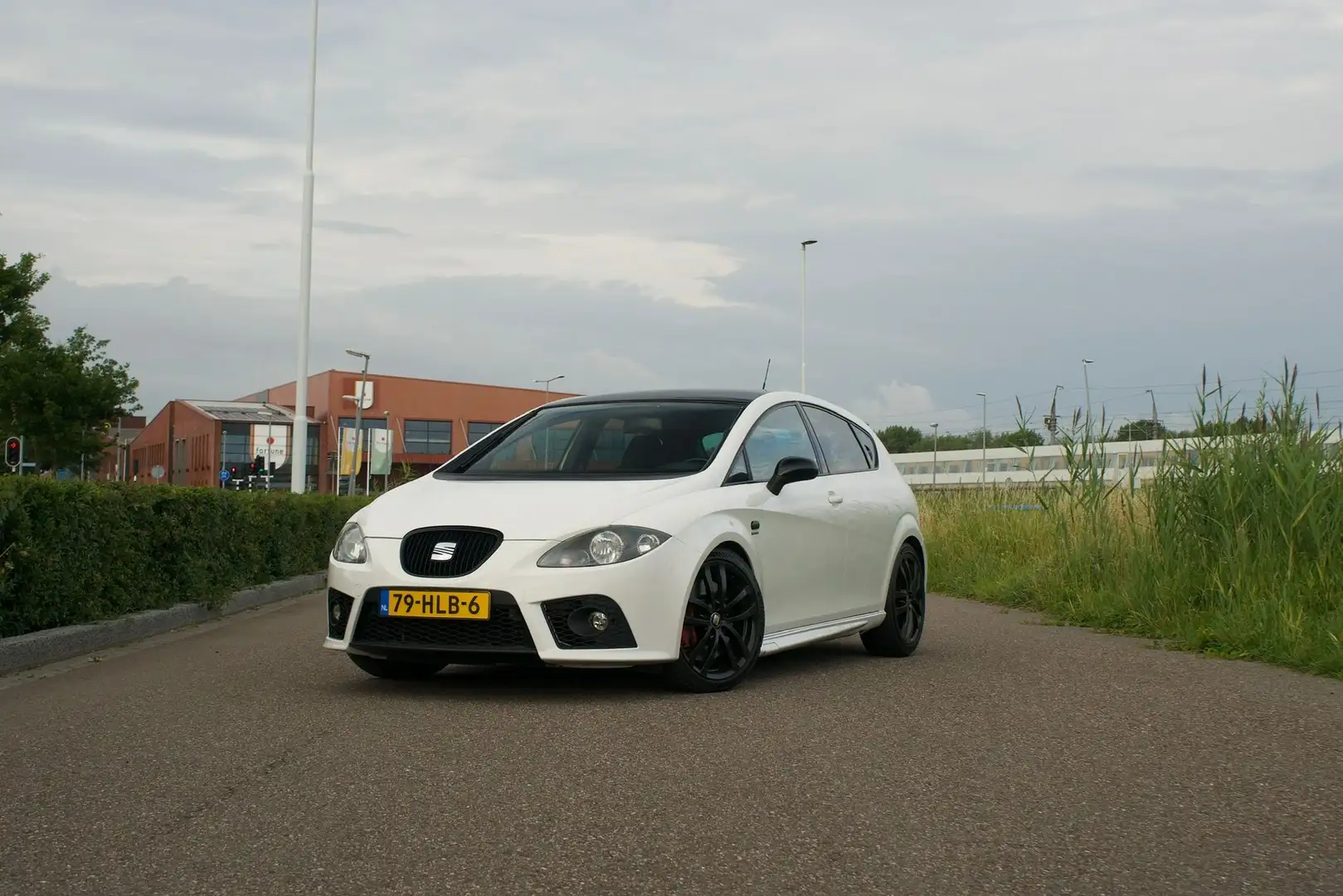 SEAT Leon 2.0 TFSI Cupra 310 limited edition Wit - 2