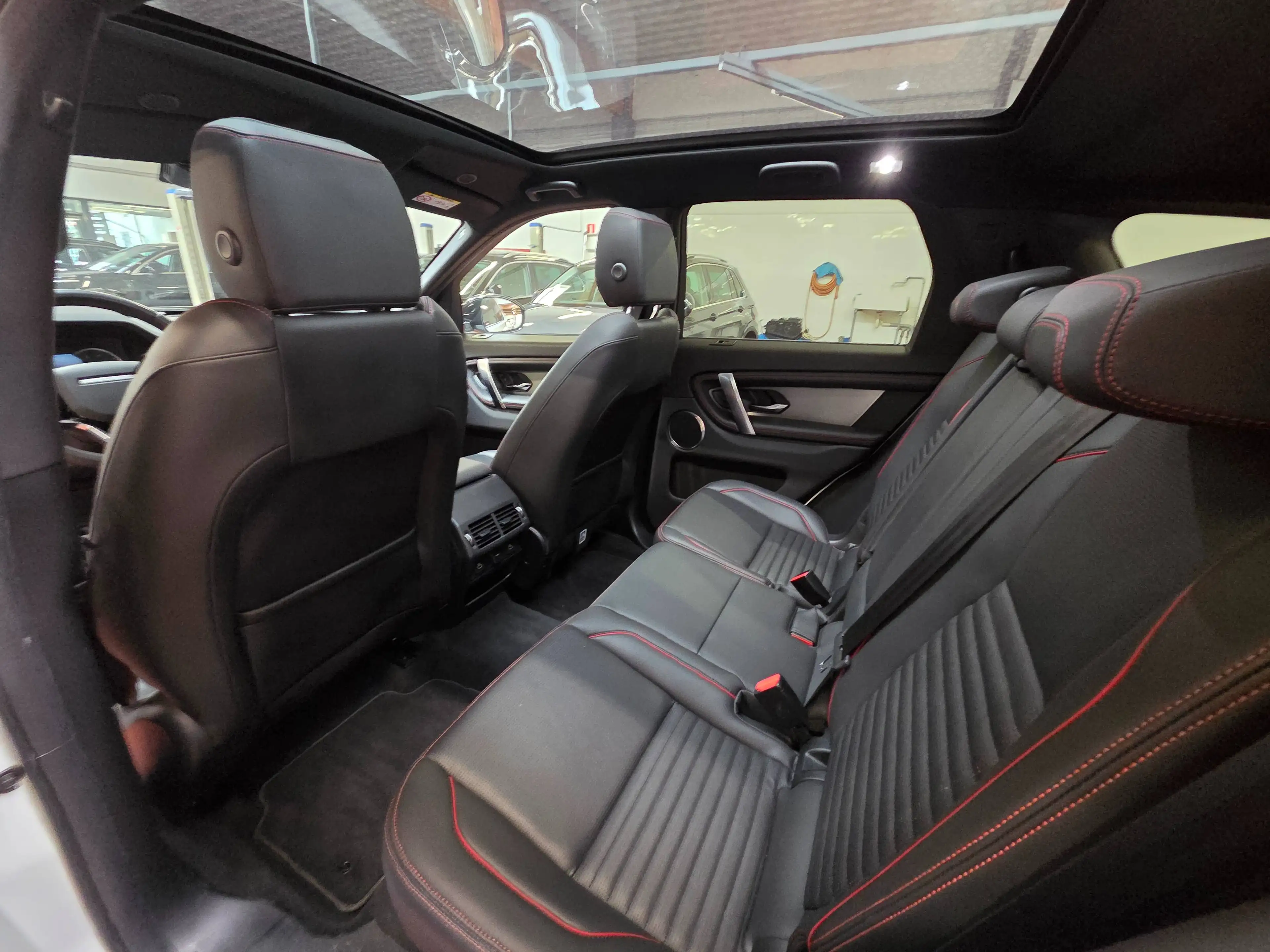 Land Rover Discovery Sport 4WD P300e R-Dynamic - Garantie — photo 9