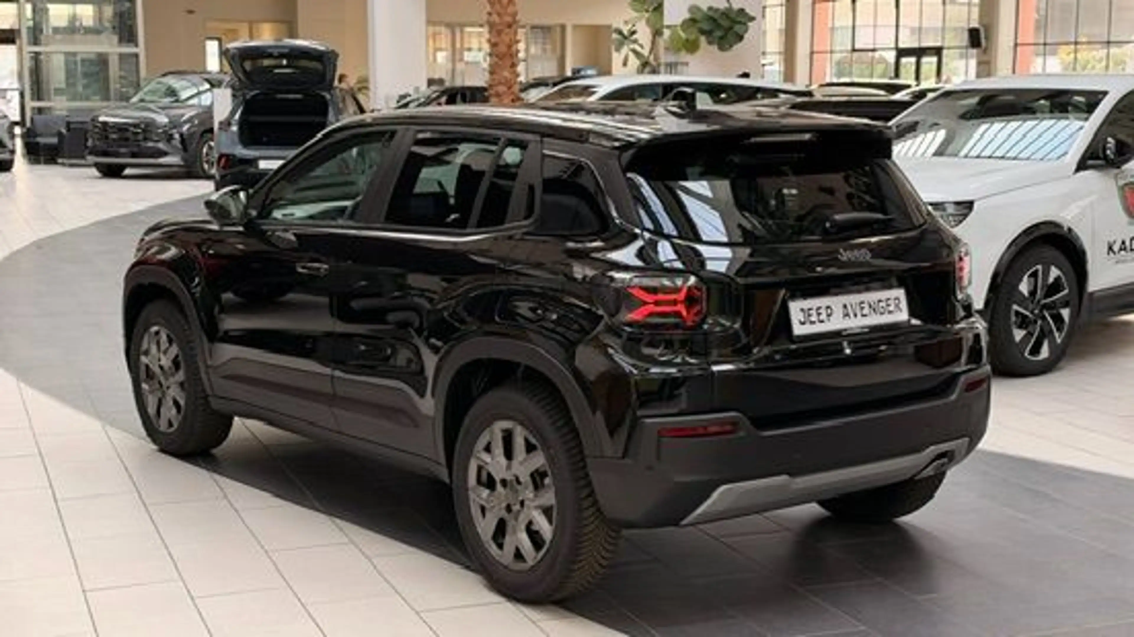 Jeep Avenger 1.2 169€ mtl., Allwetter, CarPlay — photo 5