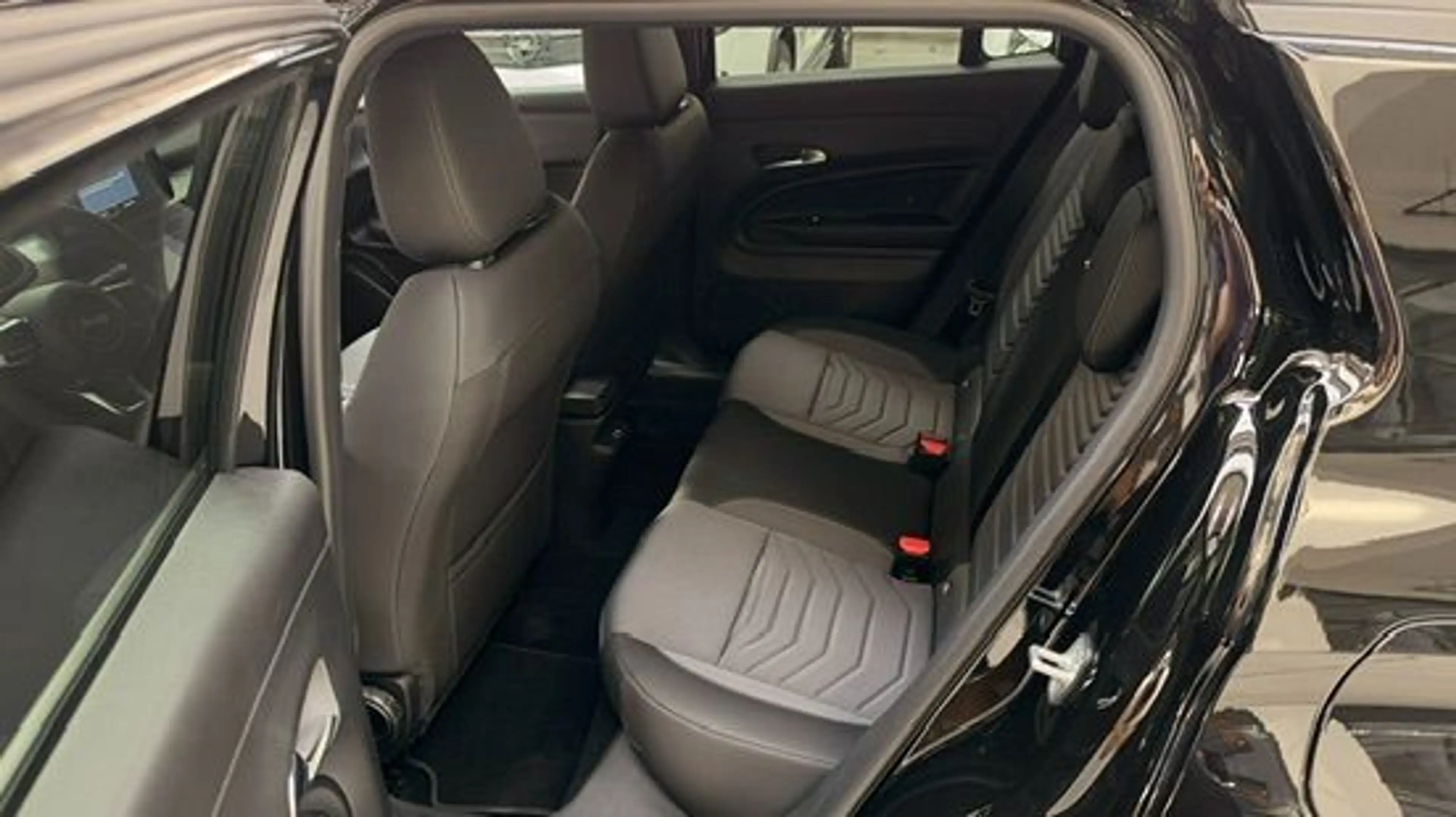 Jeep Avenger 1.2 169€ mtl., Allwetter, CarPlay — photo 14