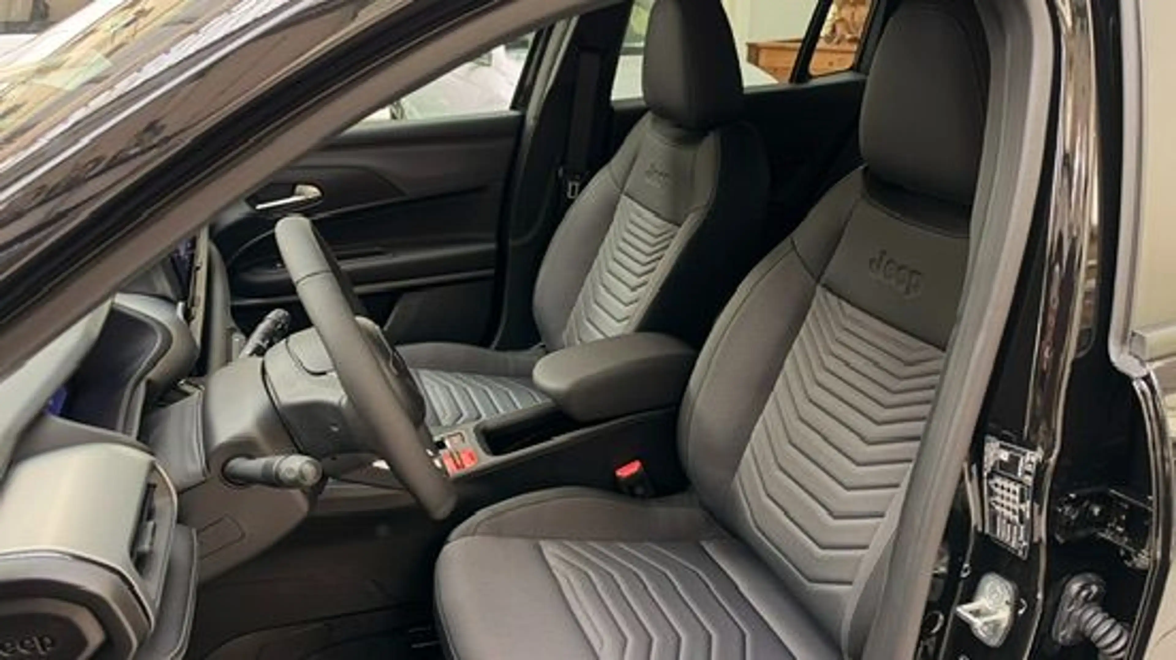Jeep Avenger 1.2 169€ mtl., Allwetter, CarPlay — photo 12
